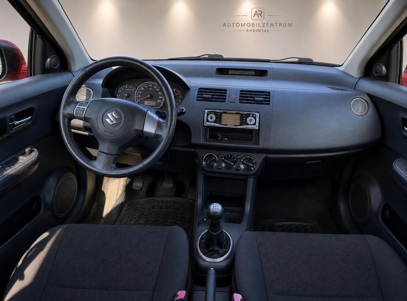 SUZUKI Swift 1.3i 16V GL Top 4x4-image-11