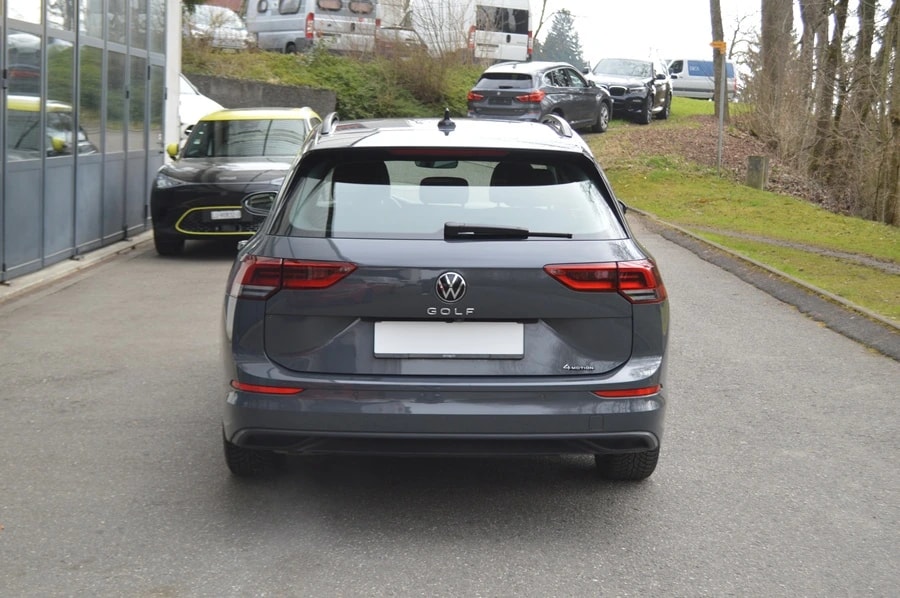 VW Golf Variant 2.0 TDI Life DSG 4Motion-image-12