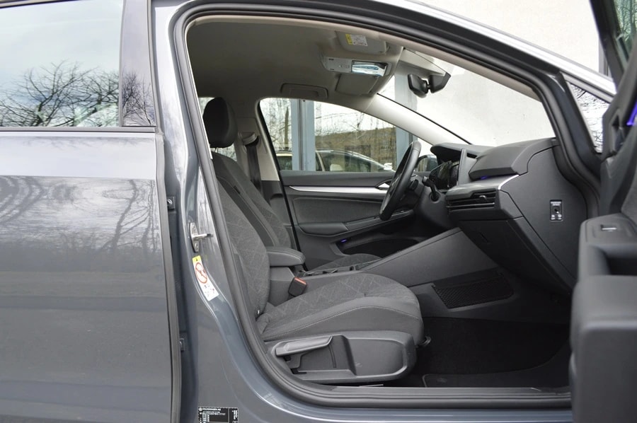 VW Golf Variant 2.0 TDI Life DSG 4Motion-image-7