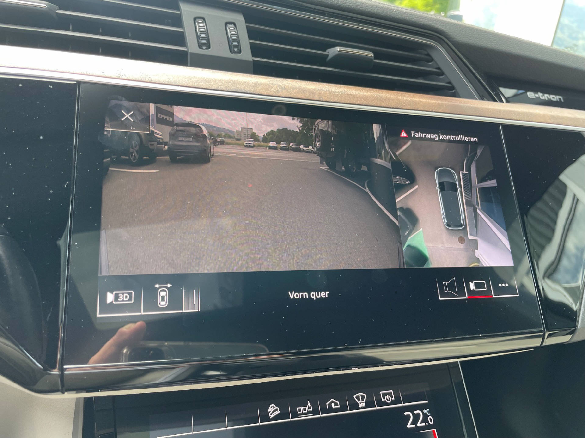 AUDI e-tron 55 Advanced quattro-image-17