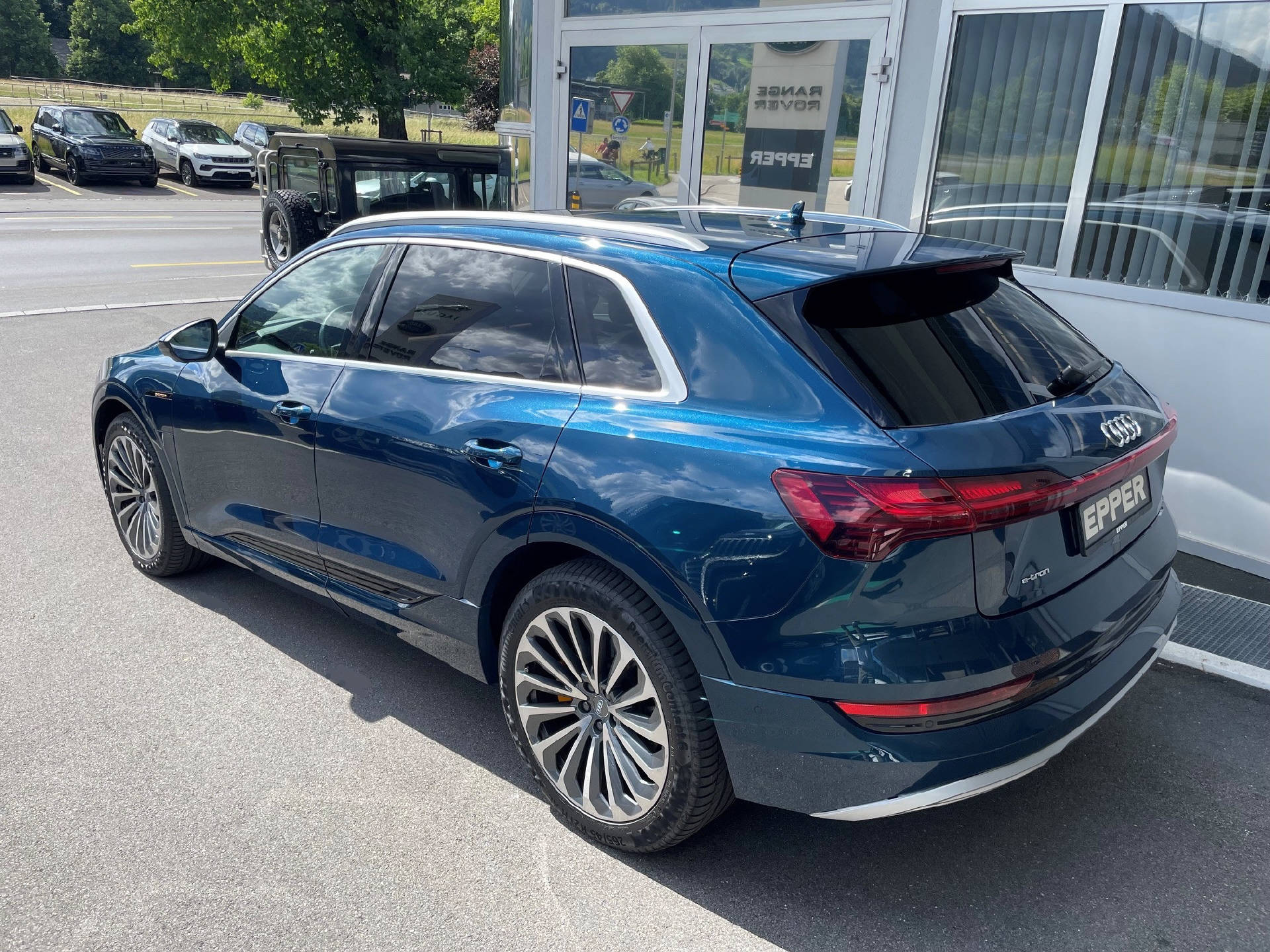 AUDI e-tron 55 Advanced quattro-image-28