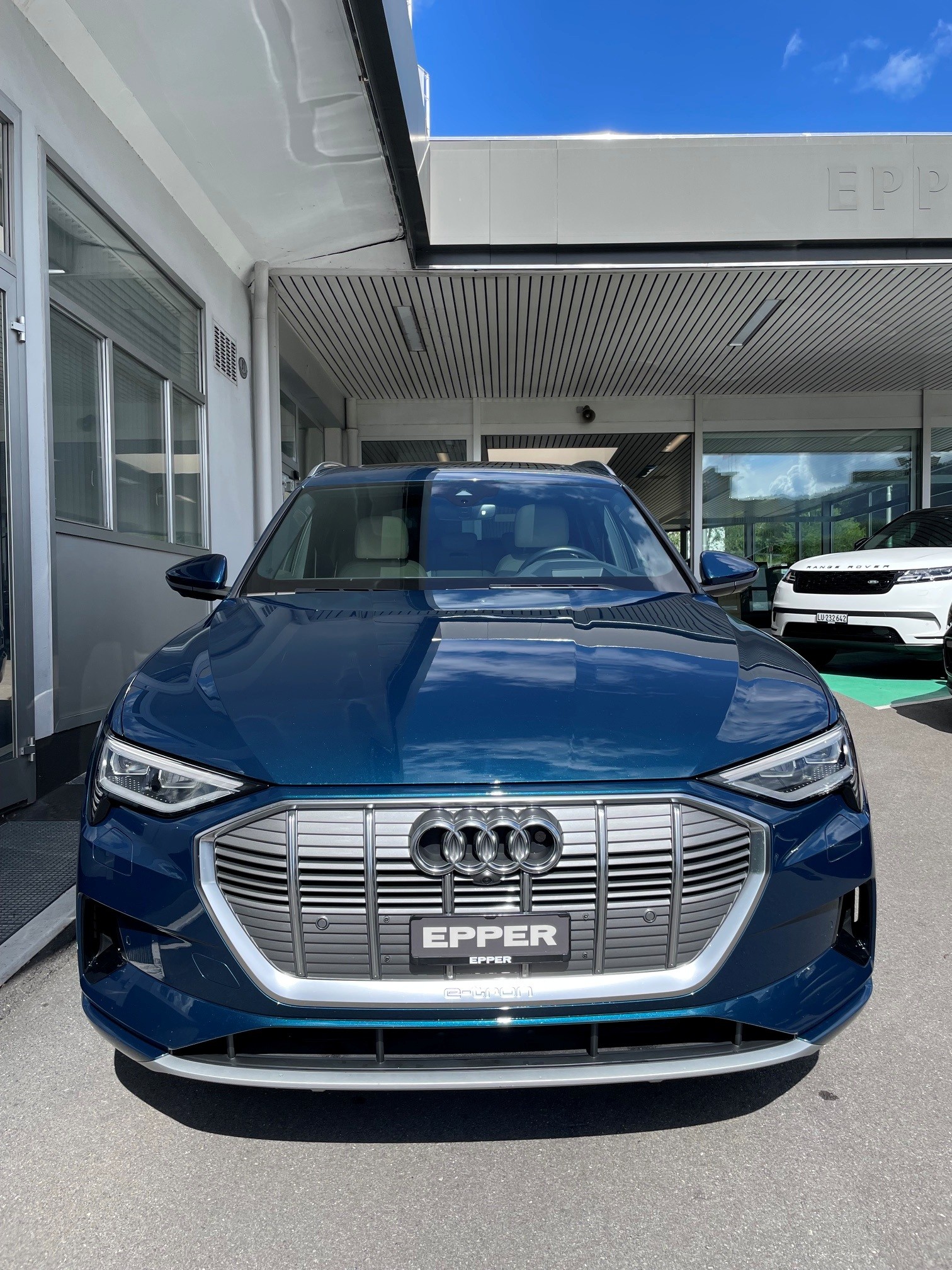 AUDI e-tron 55 Advanced quattro-image-24