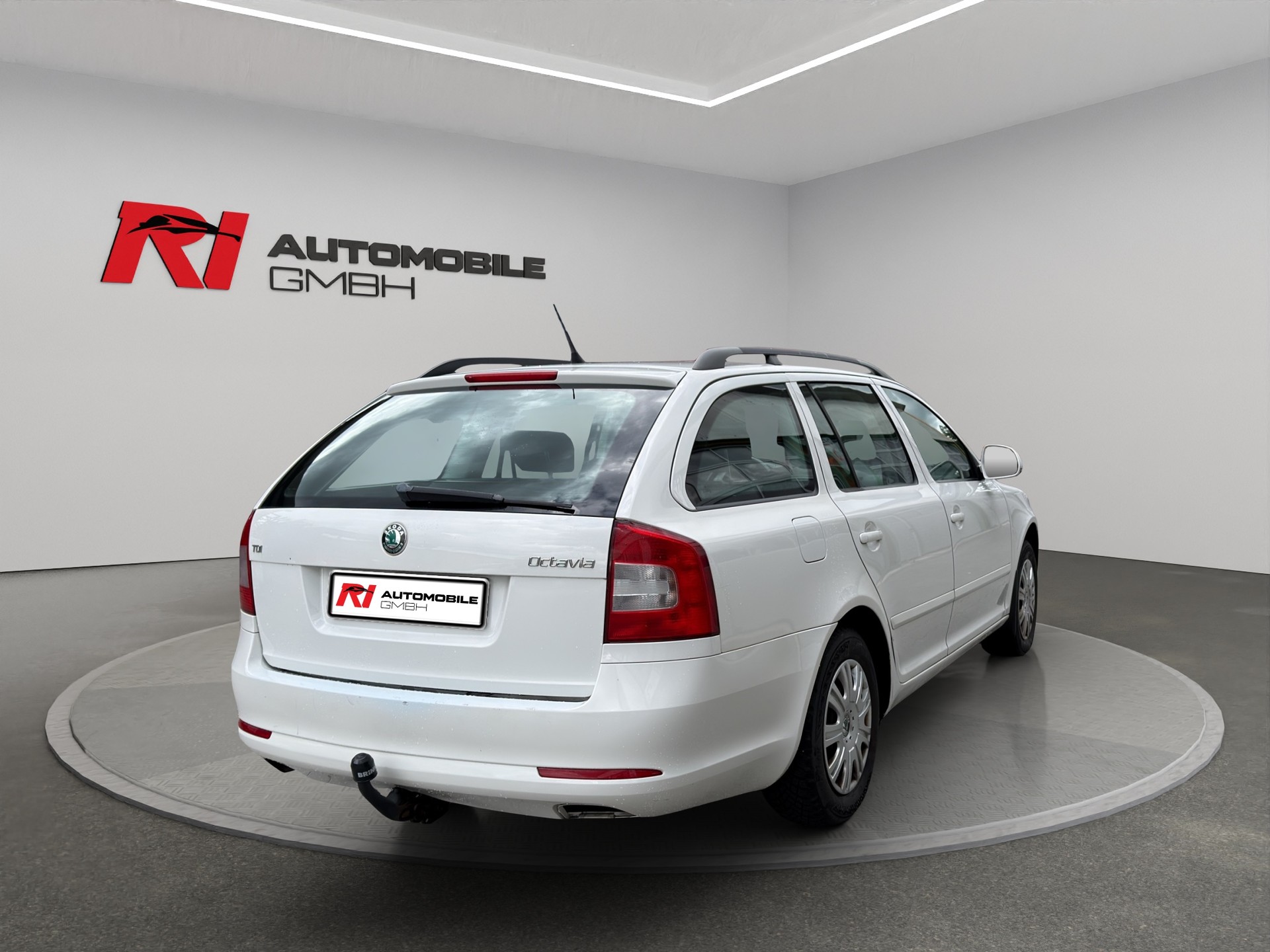 SKODA Octavia Combi 1.6 TDI Elegance DSG-image-3