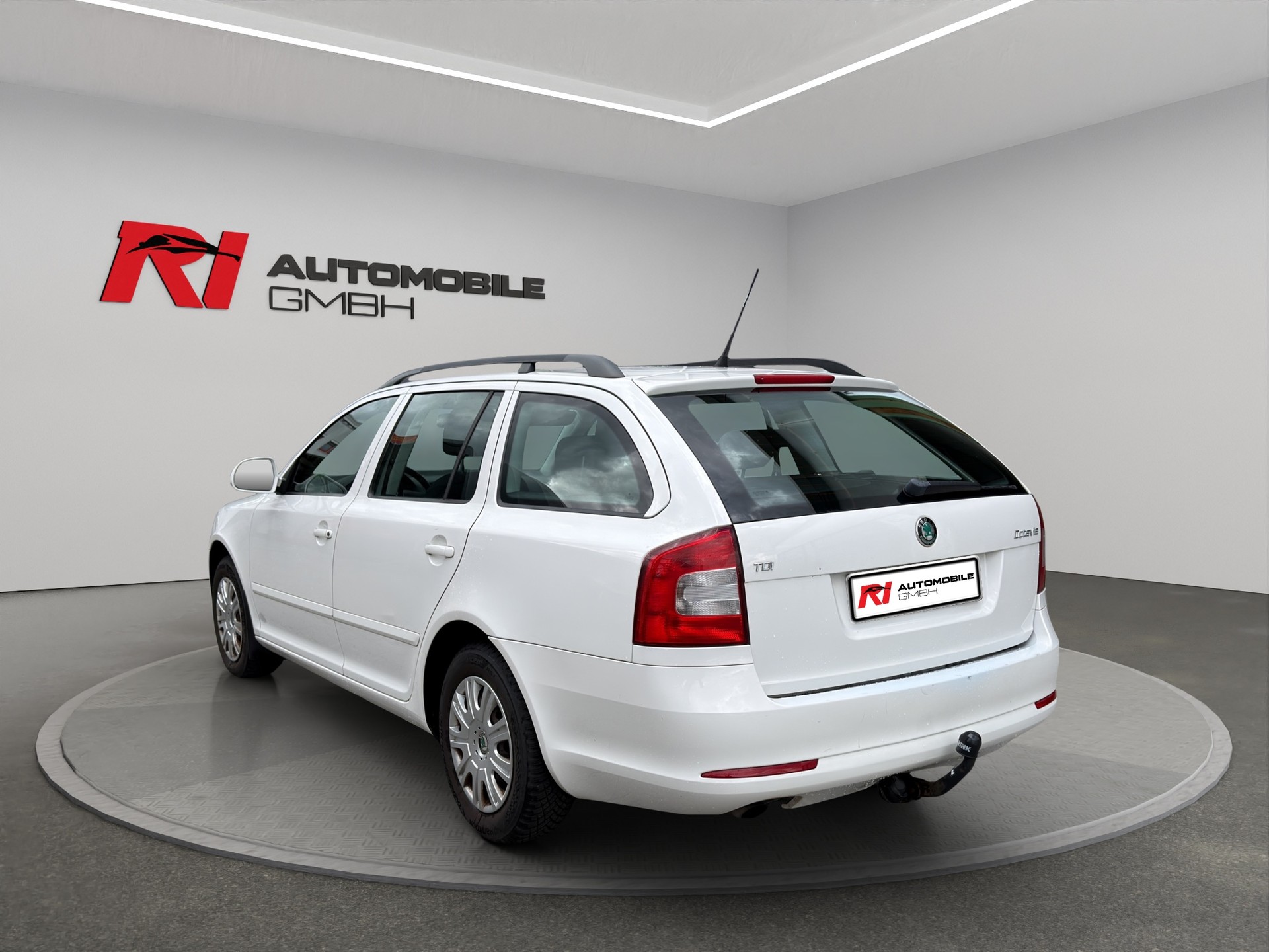 SKODA Octavia Combi 1.6 TDI Elegance DSG-image-4