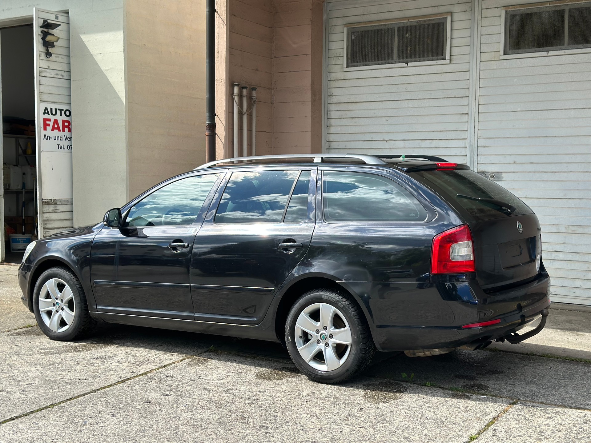 SKODA Octavia Combi 1.8 TSI Ambition 4x4-image-3