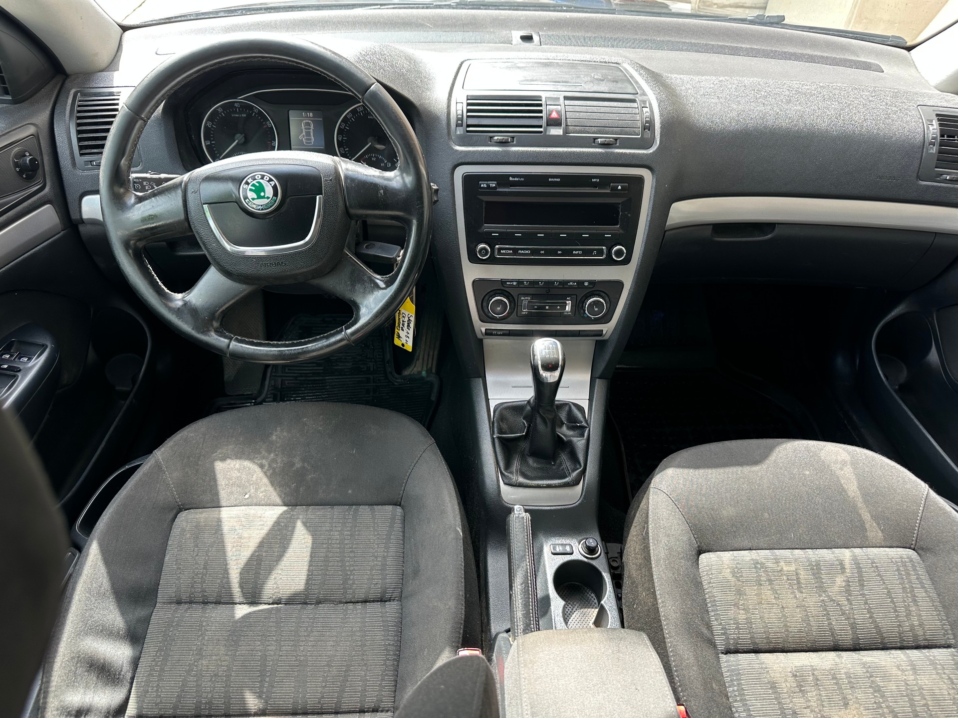 SKODA Octavia Combi 1.8 TSI Ambition 4x4-image-8