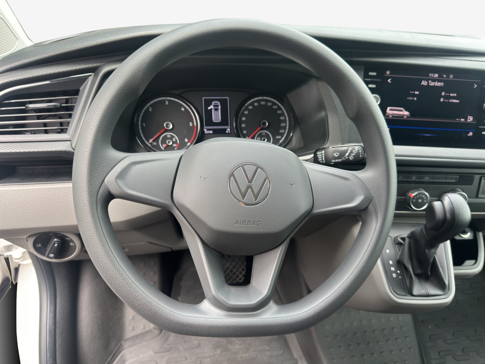 VW T6.1 2.0 TDI DSG-image-9