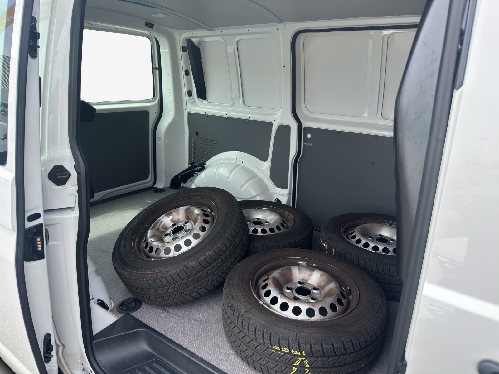 VW T6.1 2.0 TDI DSG-image-13