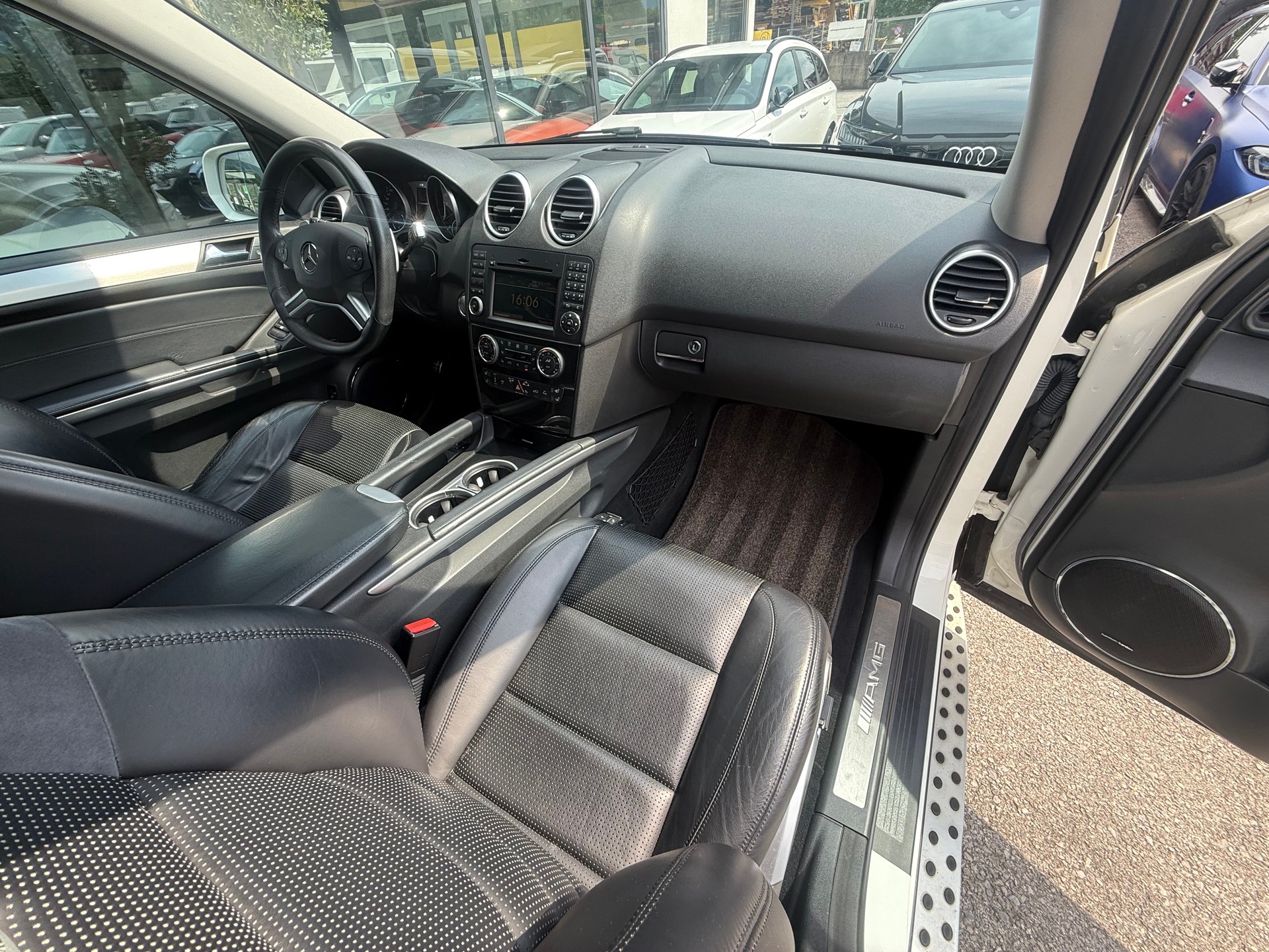 MERCEDES-BENZ ML 63 AMG 4Matic 7G-Tronic-image-11