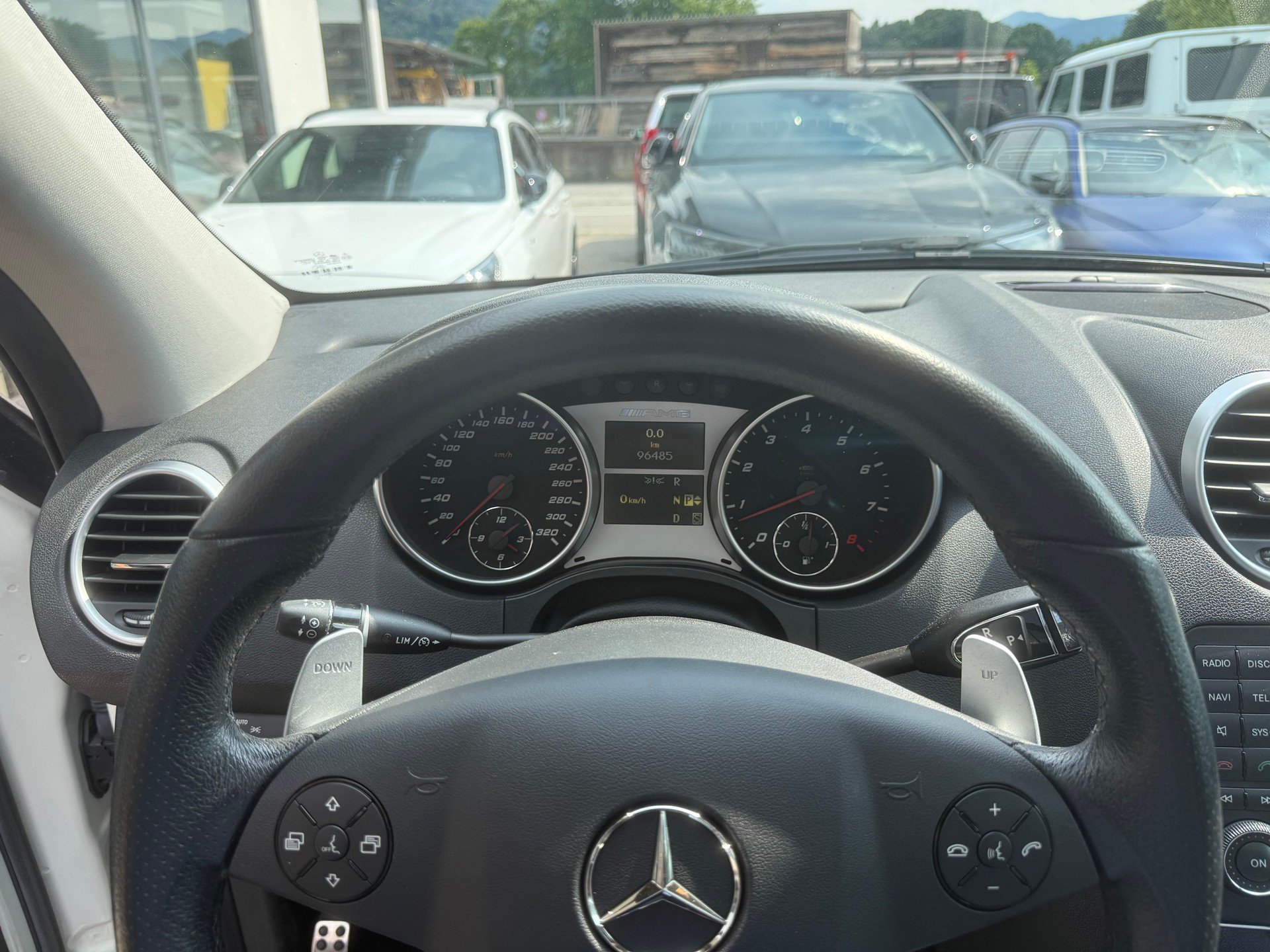 MERCEDES-BENZ ML 63 AMG 4Matic 7G-Tronic-image-14