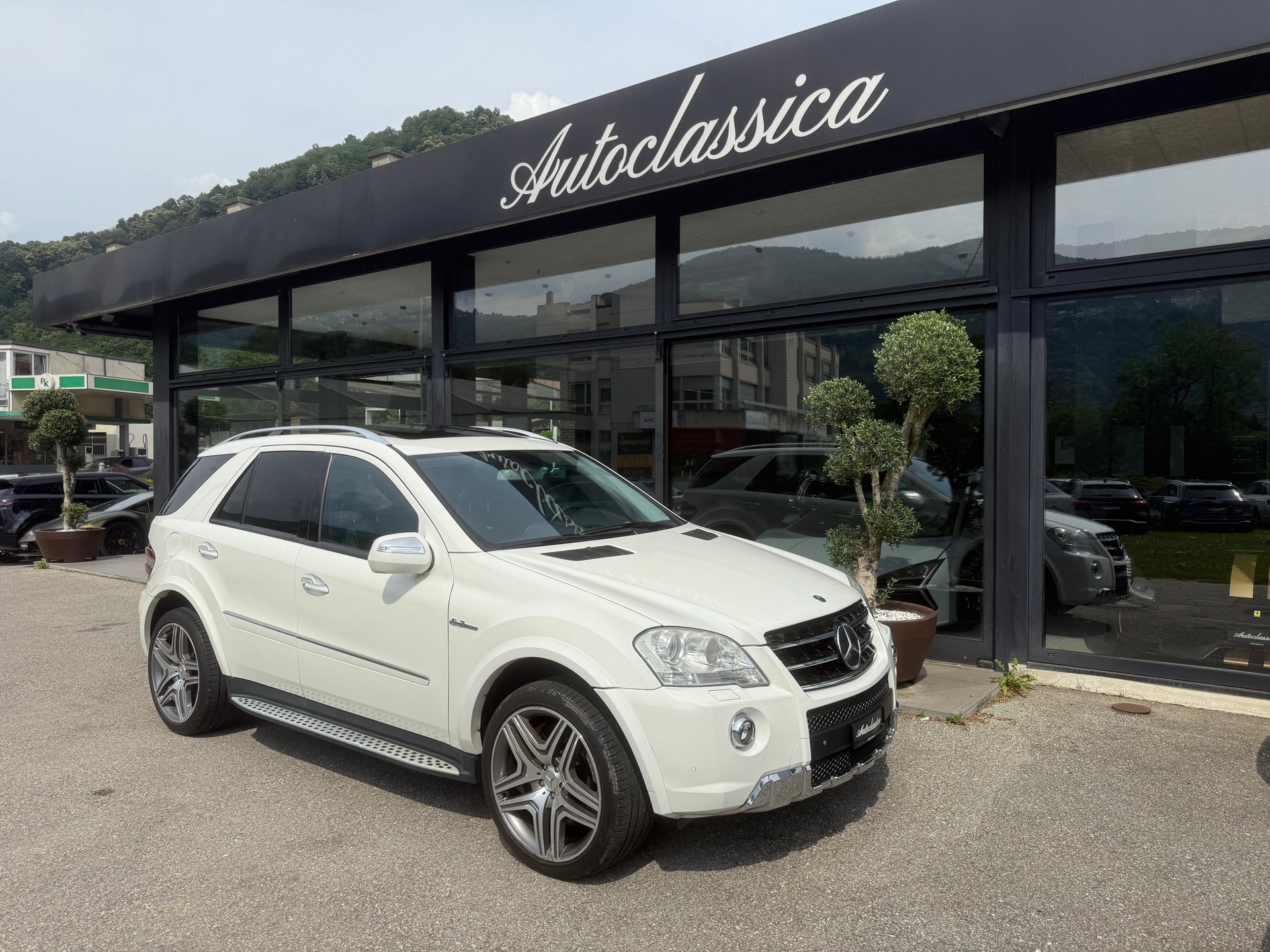 MERCEDES-BENZ ML 63 AMG 4Matic 7G-Tronic-image-4