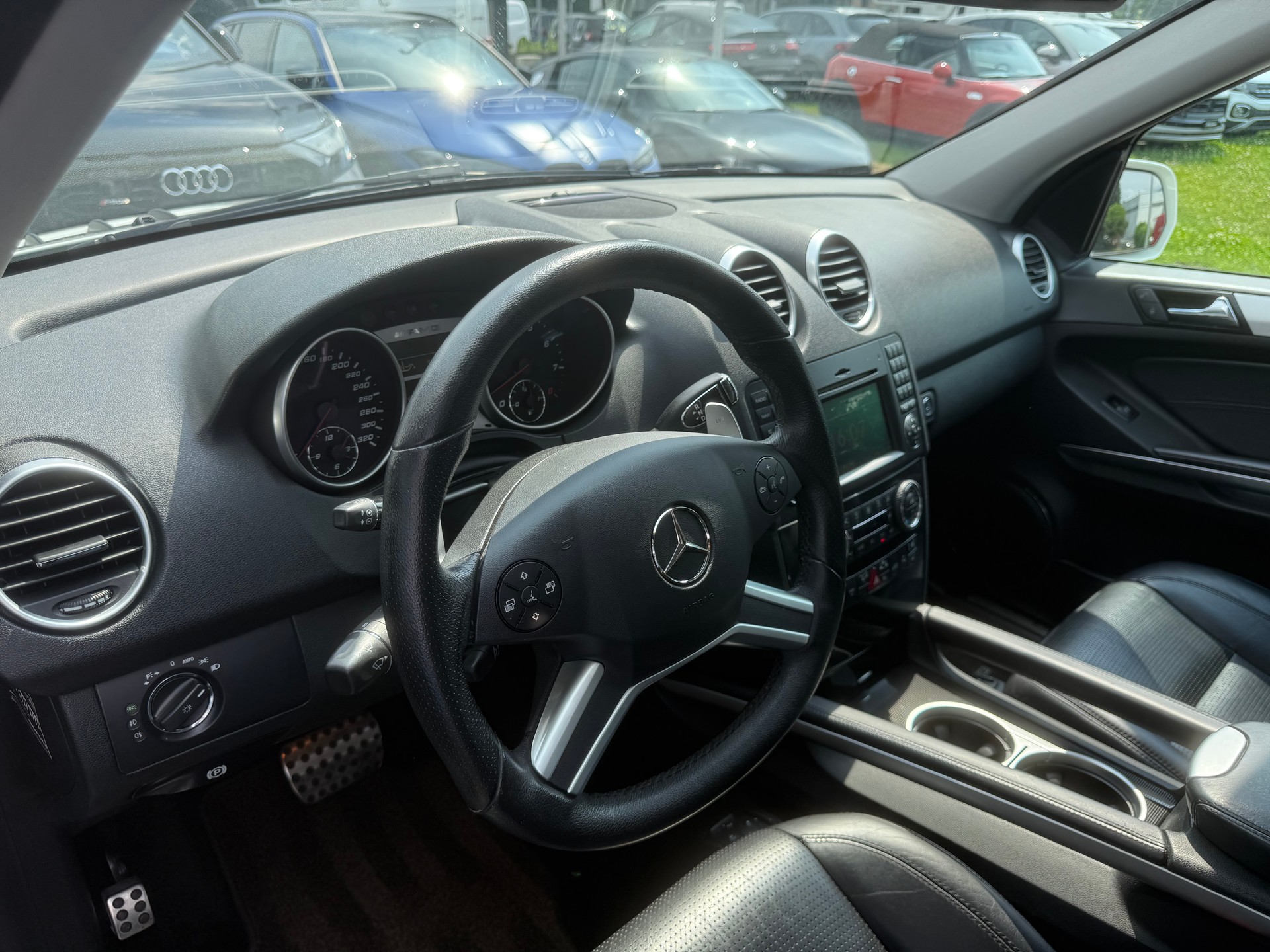 MERCEDES-BENZ ML 63 AMG 4Matic 7G-Tronic-image-13