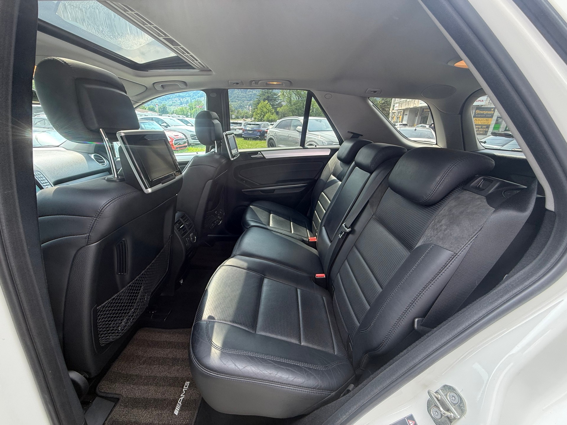 MERCEDES-BENZ ML 63 AMG 4Matic 7G-Tronic-image-17