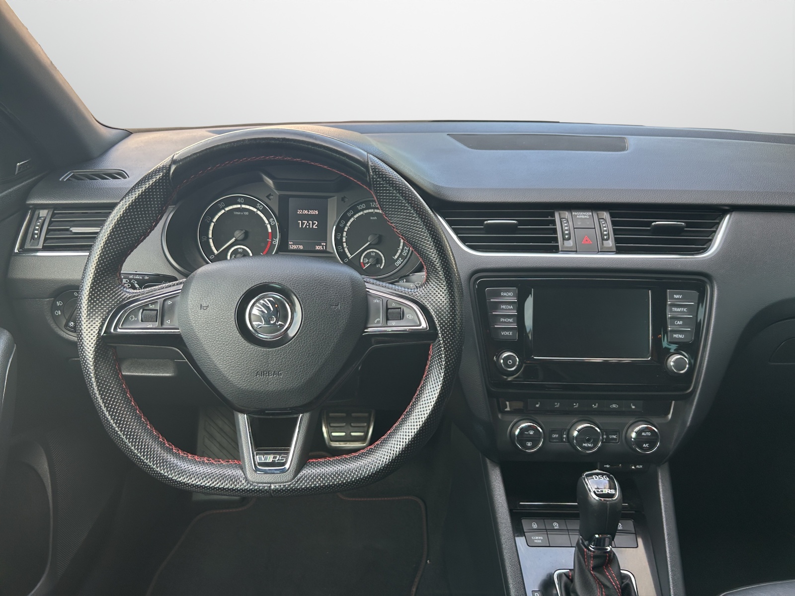 SKODA Octavia Combi 2.0 TSI RS 230 DSG-image-6