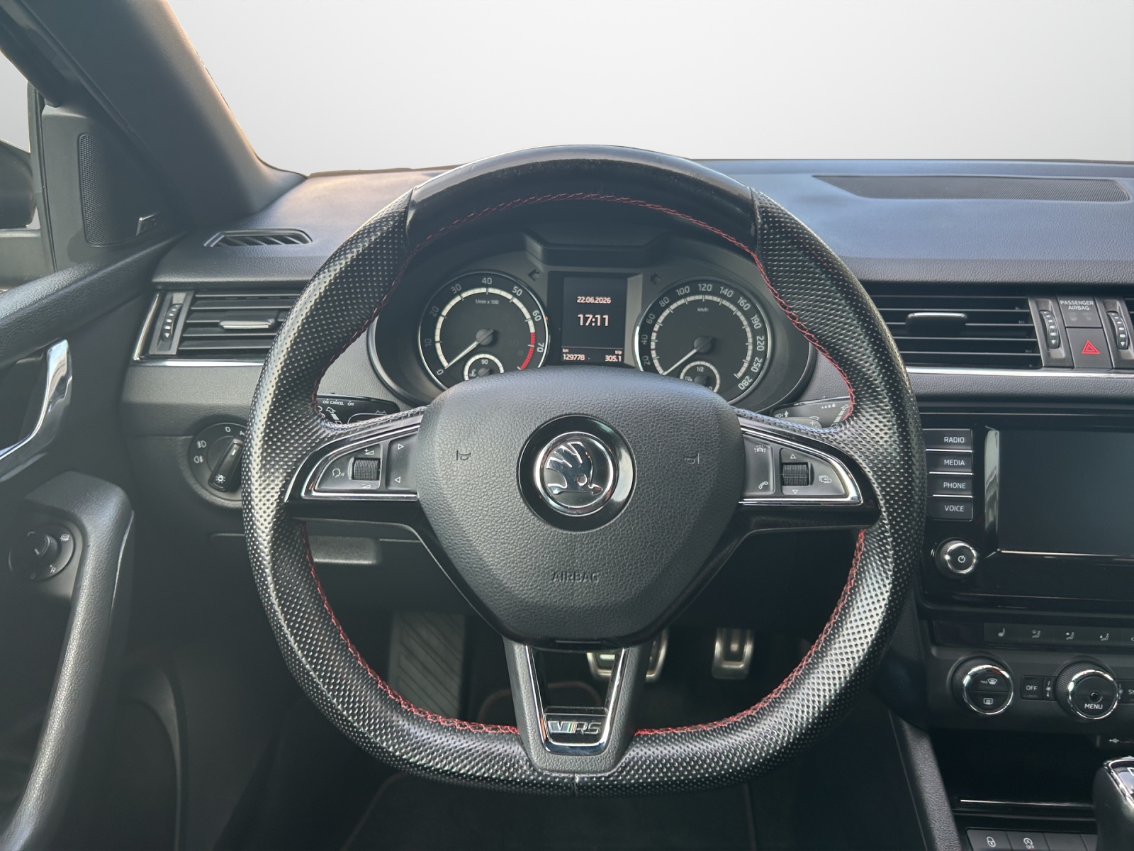 SKODA Octavia Combi 2.0 TSI RS 230 DSG-image-5