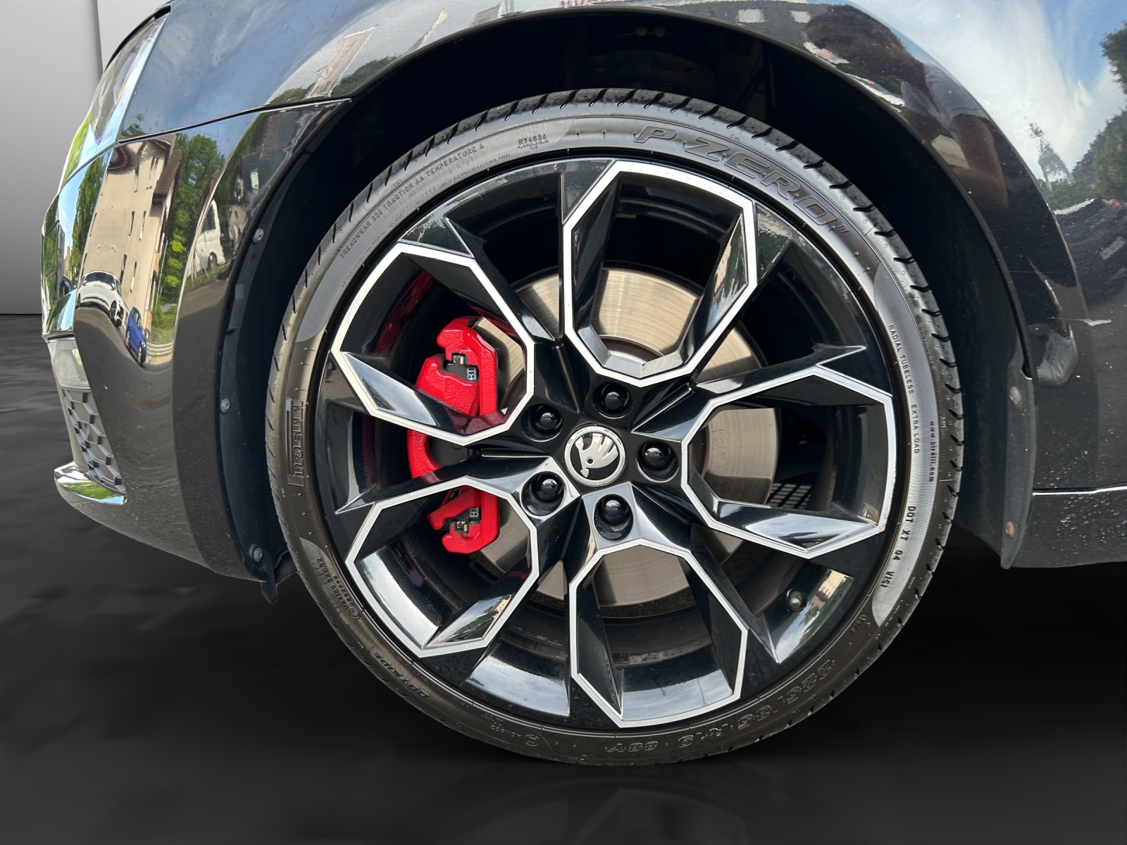 SKODA Octavia Combi 2.0 TSI RS 230 DSG-image-11