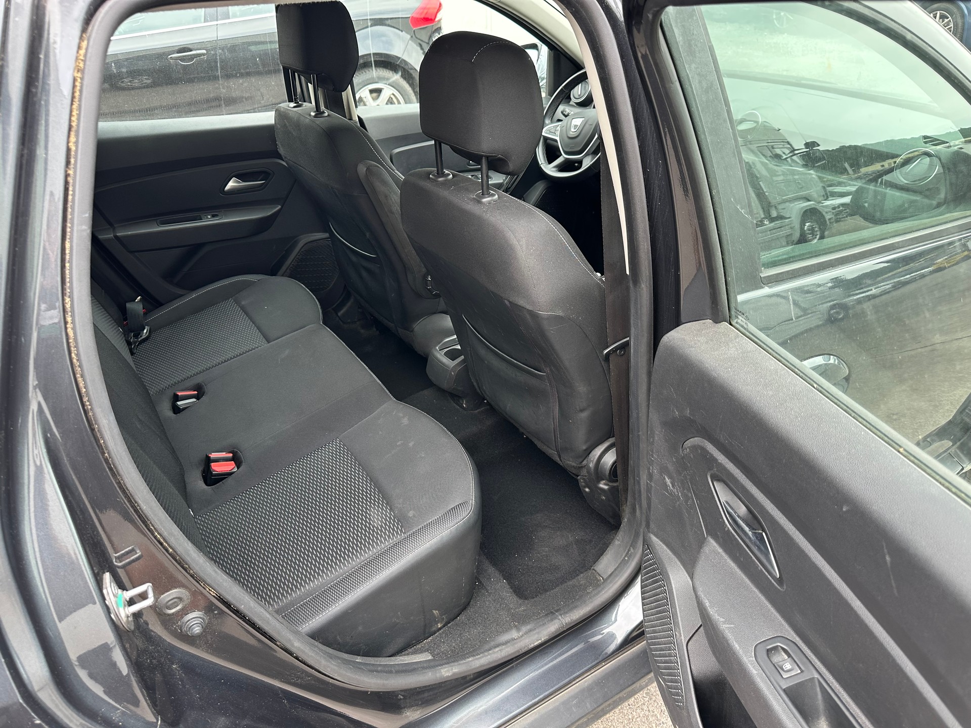 DACIA Duster SCe 115 Comfort 4x4-image-10