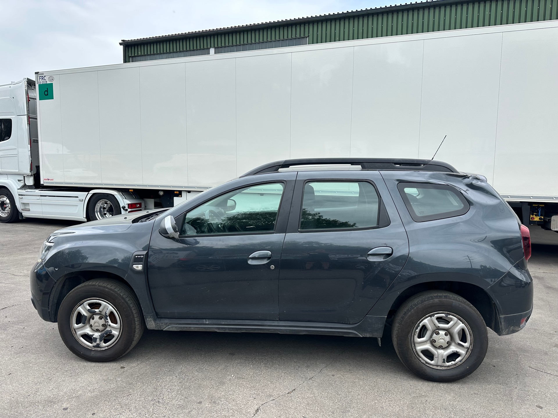 DACIA Duster SCe 115 Comfort 4x4-image-4