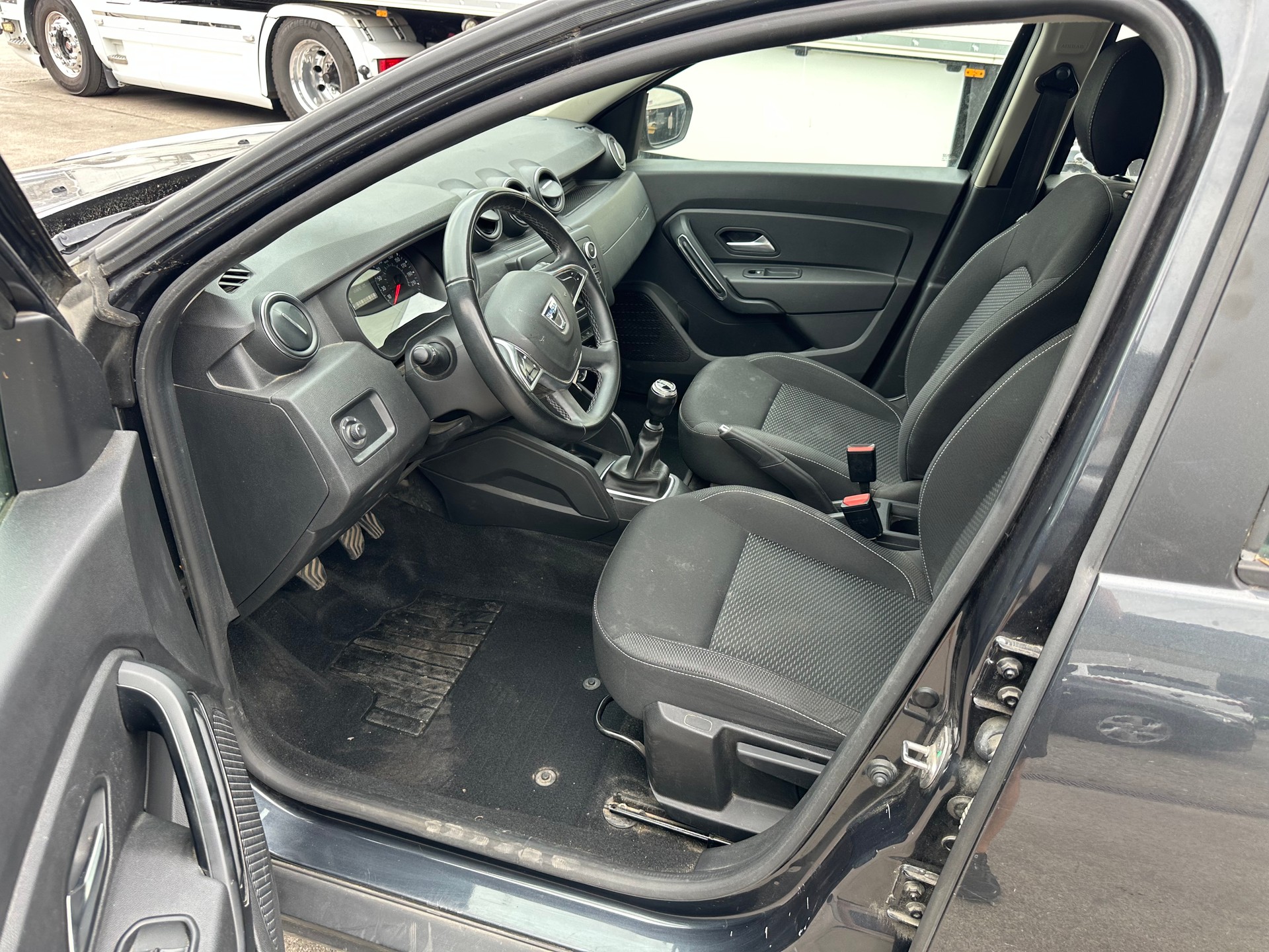 DACIA Duster SCe 115 Comfort 4x4-image-6