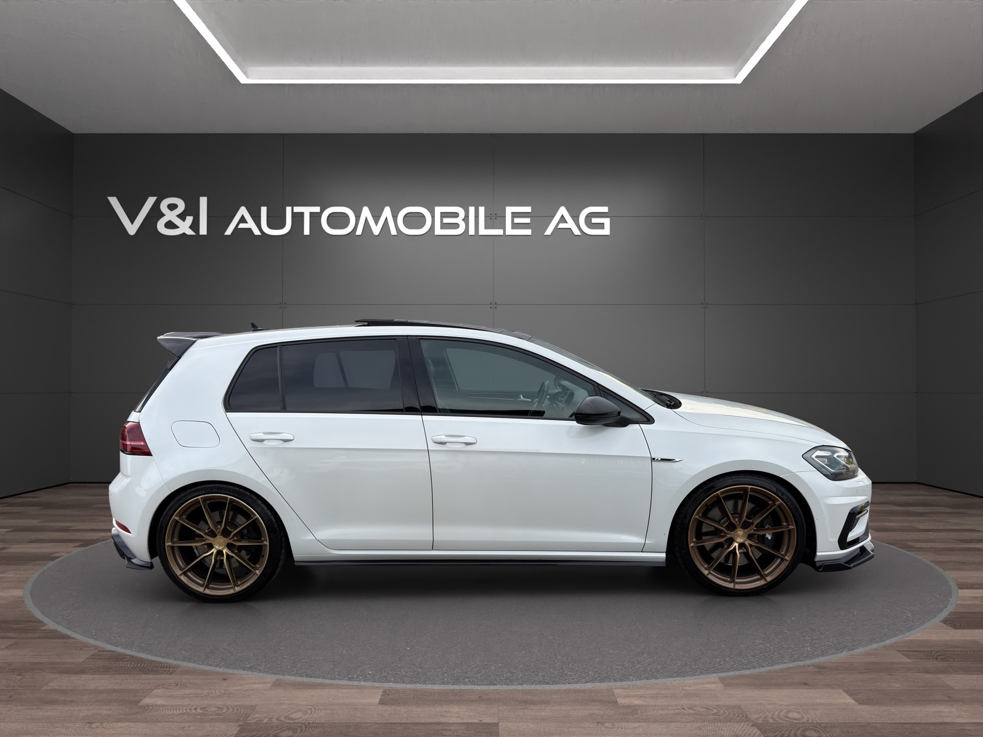 VW Golf 2.0 TSI R 4Motion DSG-image-7