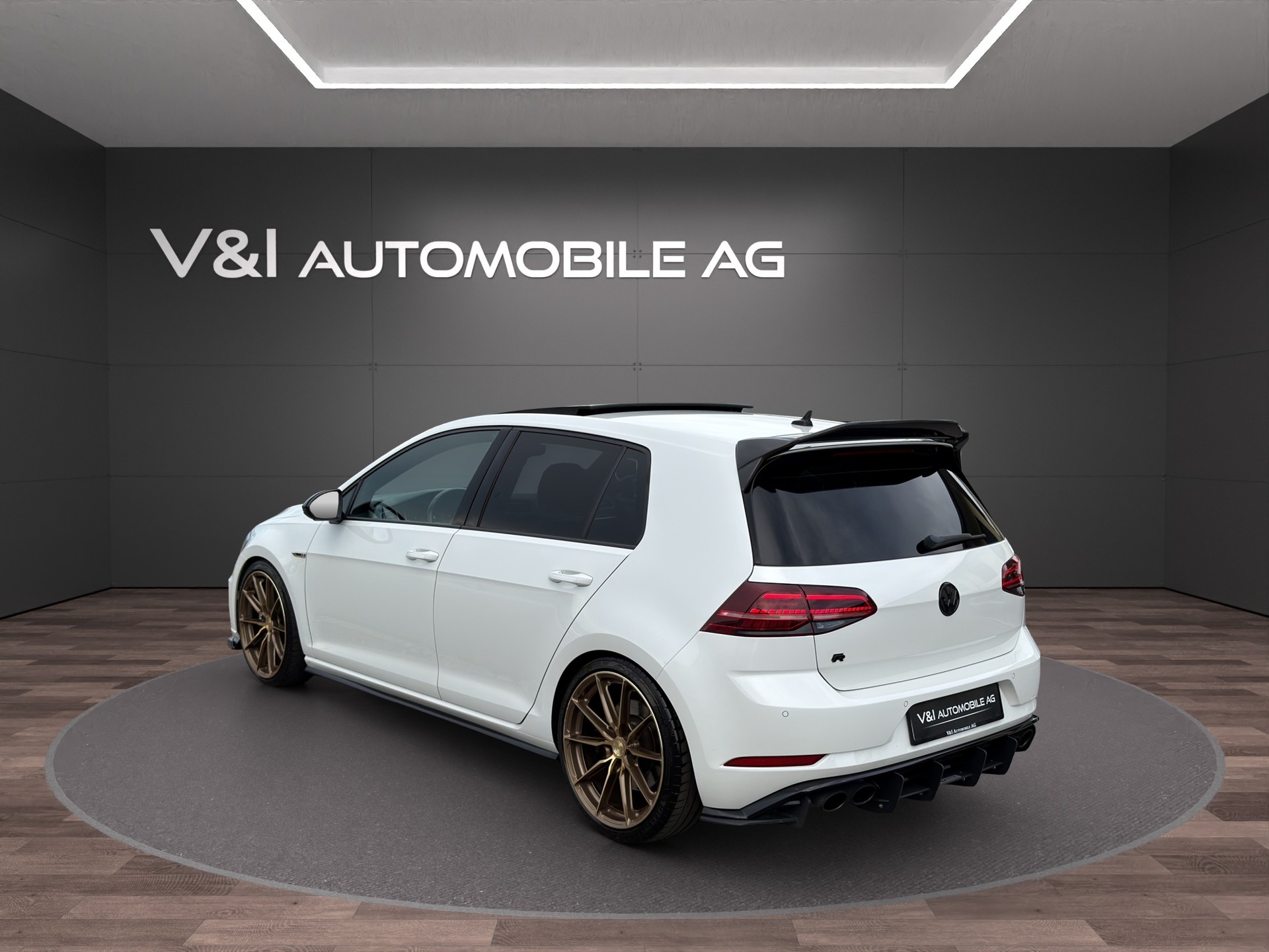 VW Golf 2.0 TSI R 4Motion DSG-image-3