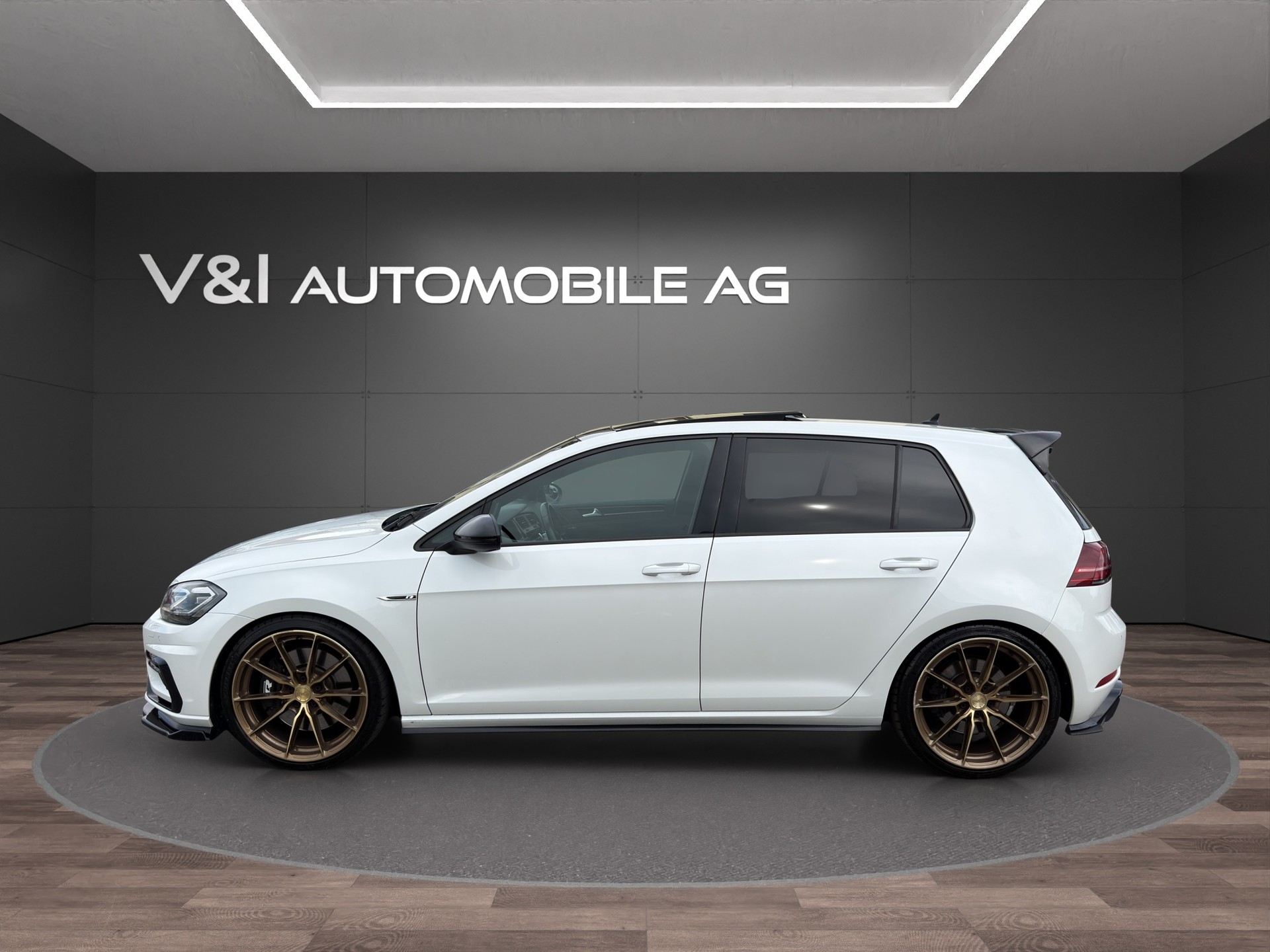 VW Golf 2.0 TSI R 4Motion DSG-image-6