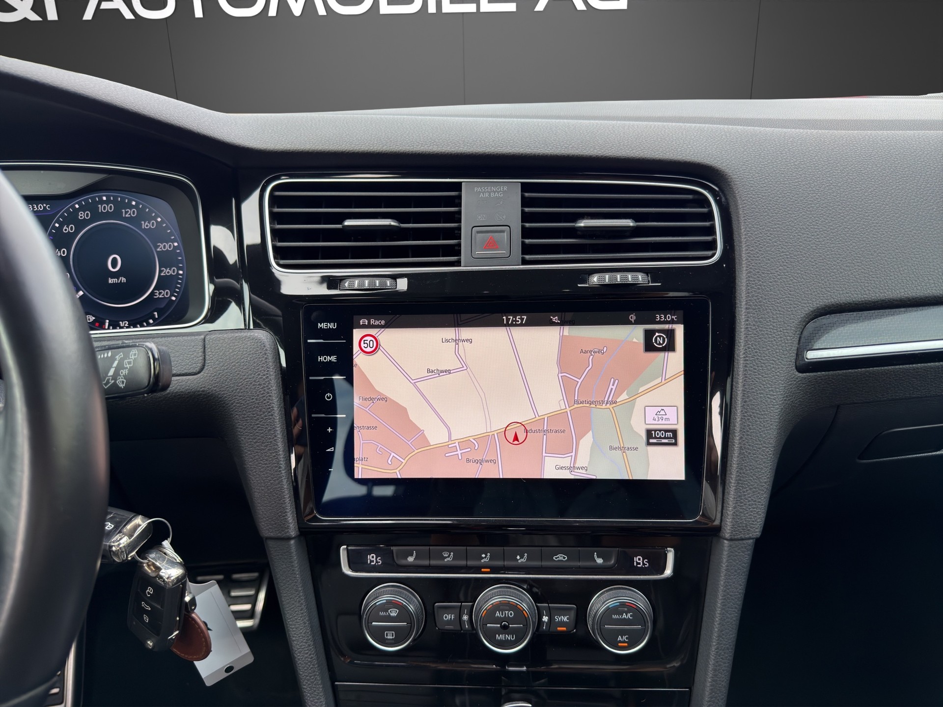 VW Golf 2.0 TSI R 4Motion DSG-image-12
