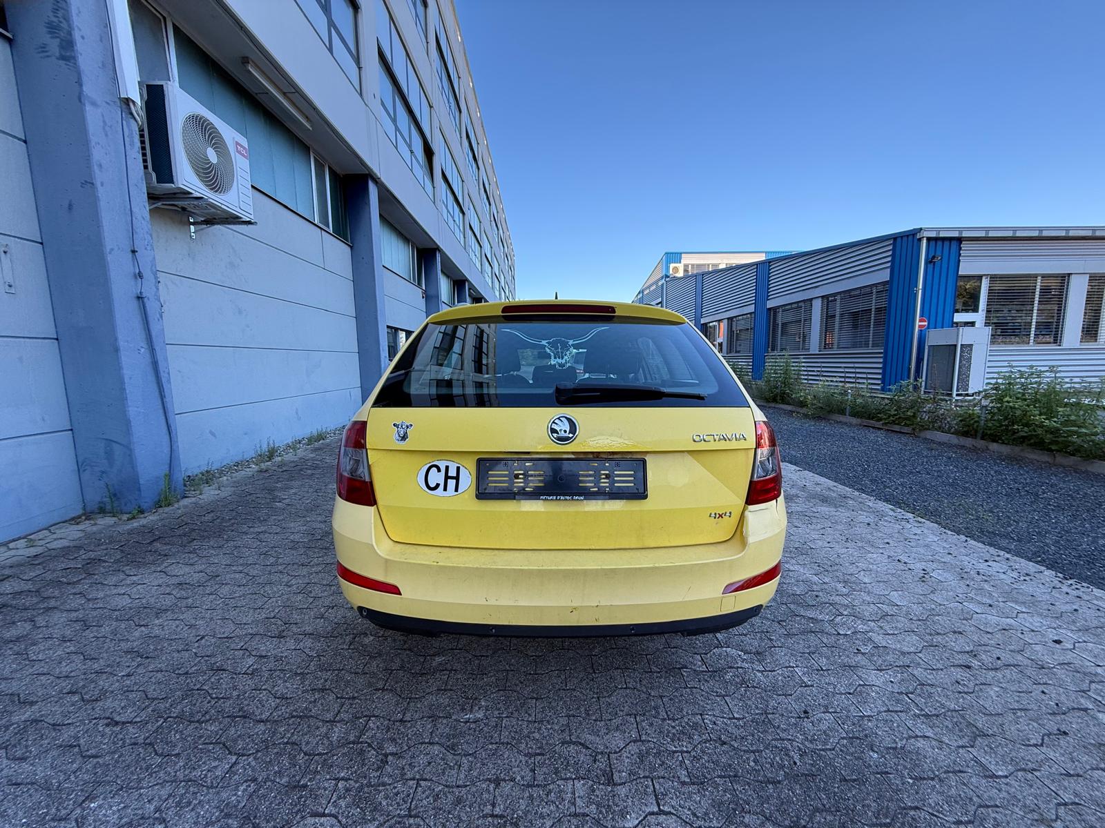 SKODA Octavia Combi 1.6 TDI Fresh 4x4-image-5