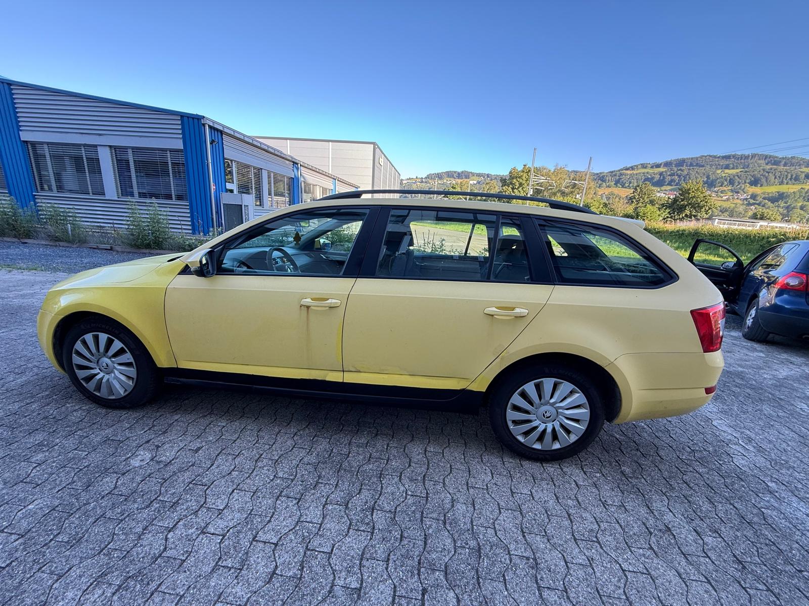 SKODA Octavia Combi 1.6 TDI Fresh 4x4-image-6