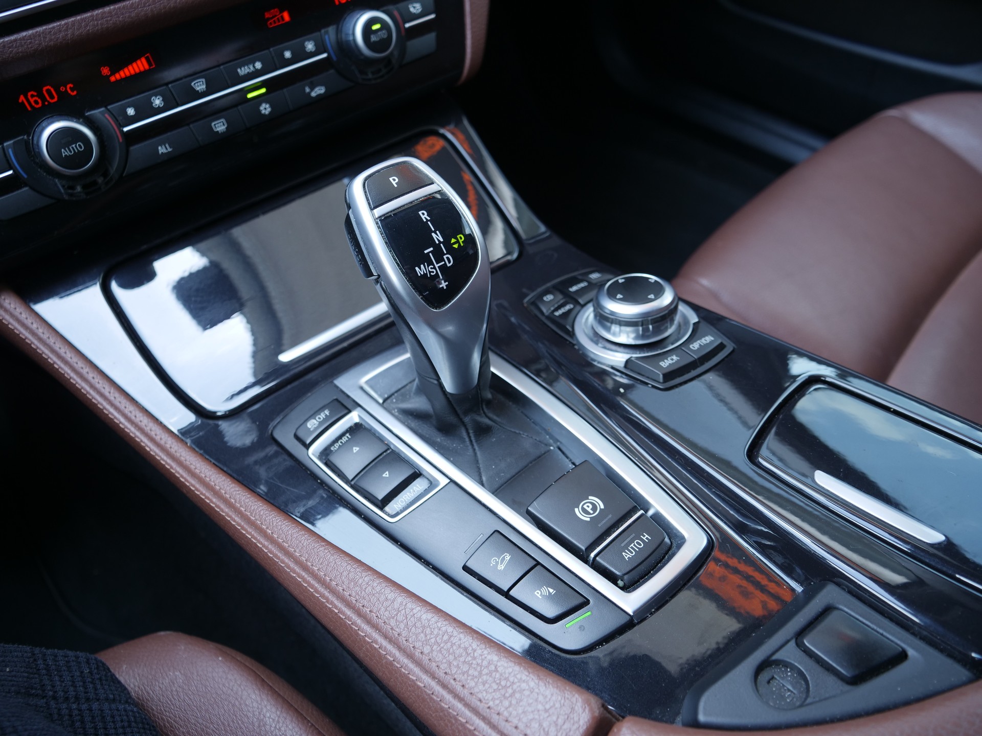 BMW 530d xDrive Steptronic-image-14