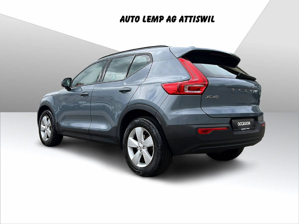 VOLVO XC40 1.5 T3 Momentum Light-image-2