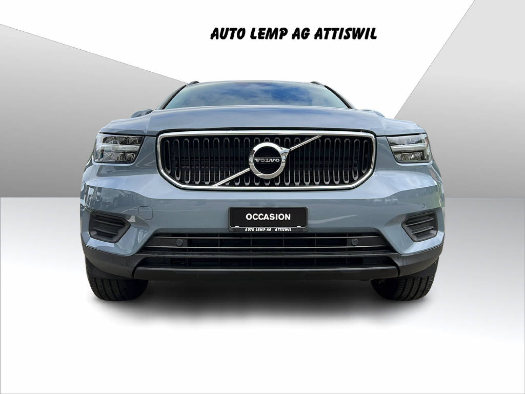VOLVO XC40 1.5 T3 Momentum Light-image-1