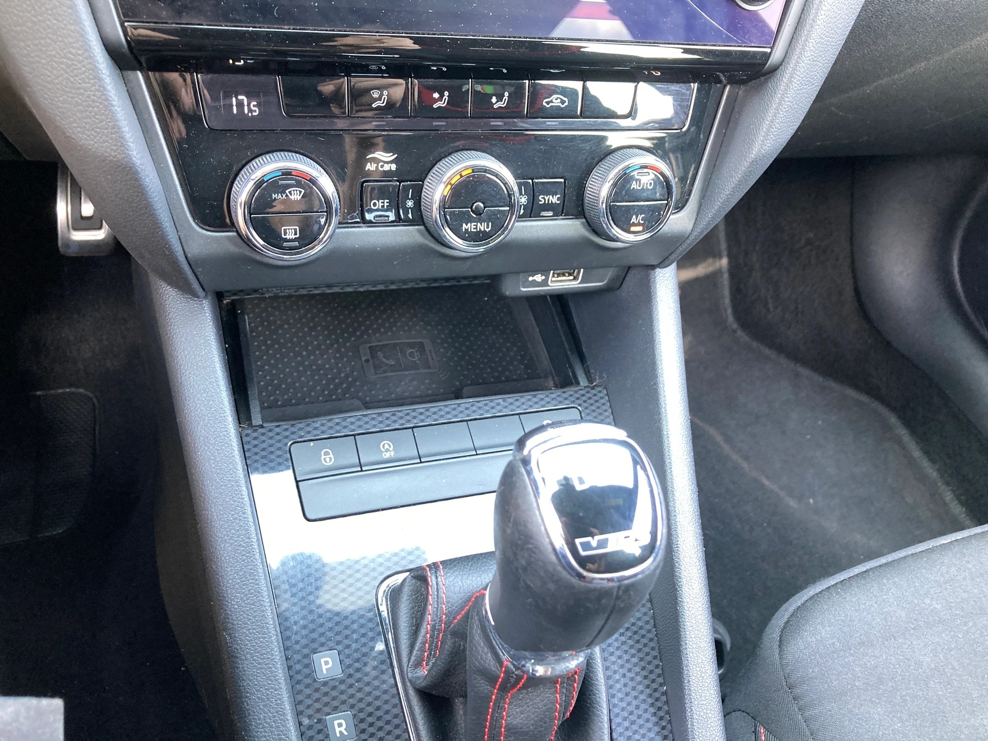 SKODA Octavia Combi 2.0 TDI RS 4x4 DSG mit Anhängerkupplung-image-13