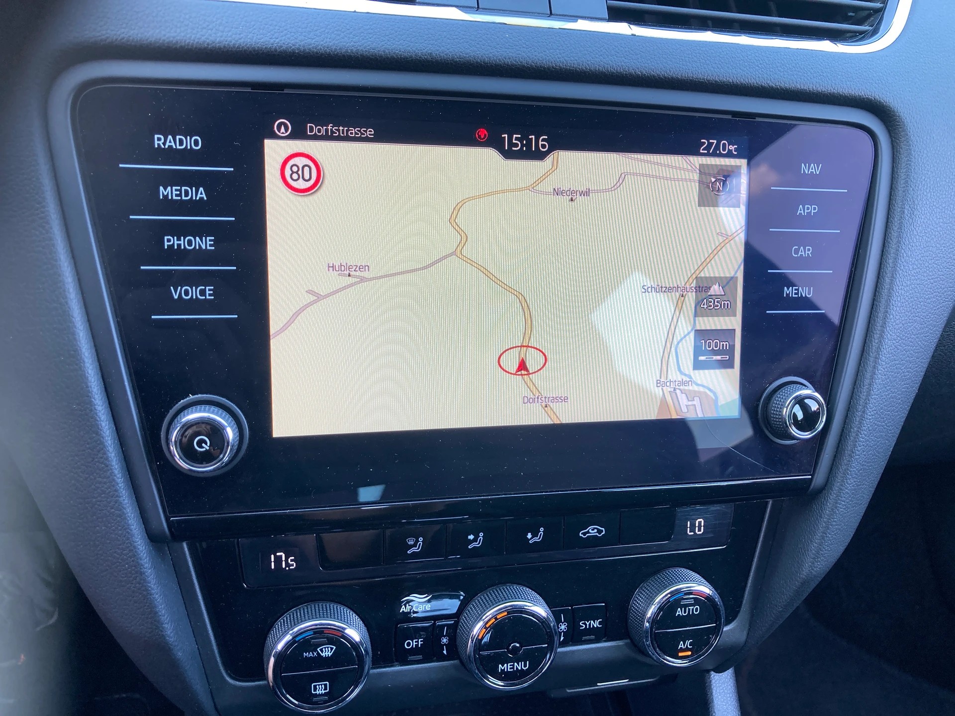 SKODA Octavia Combi 2.0 TDI RS 4x4 DSG mit Anhängerkupplung-image-11