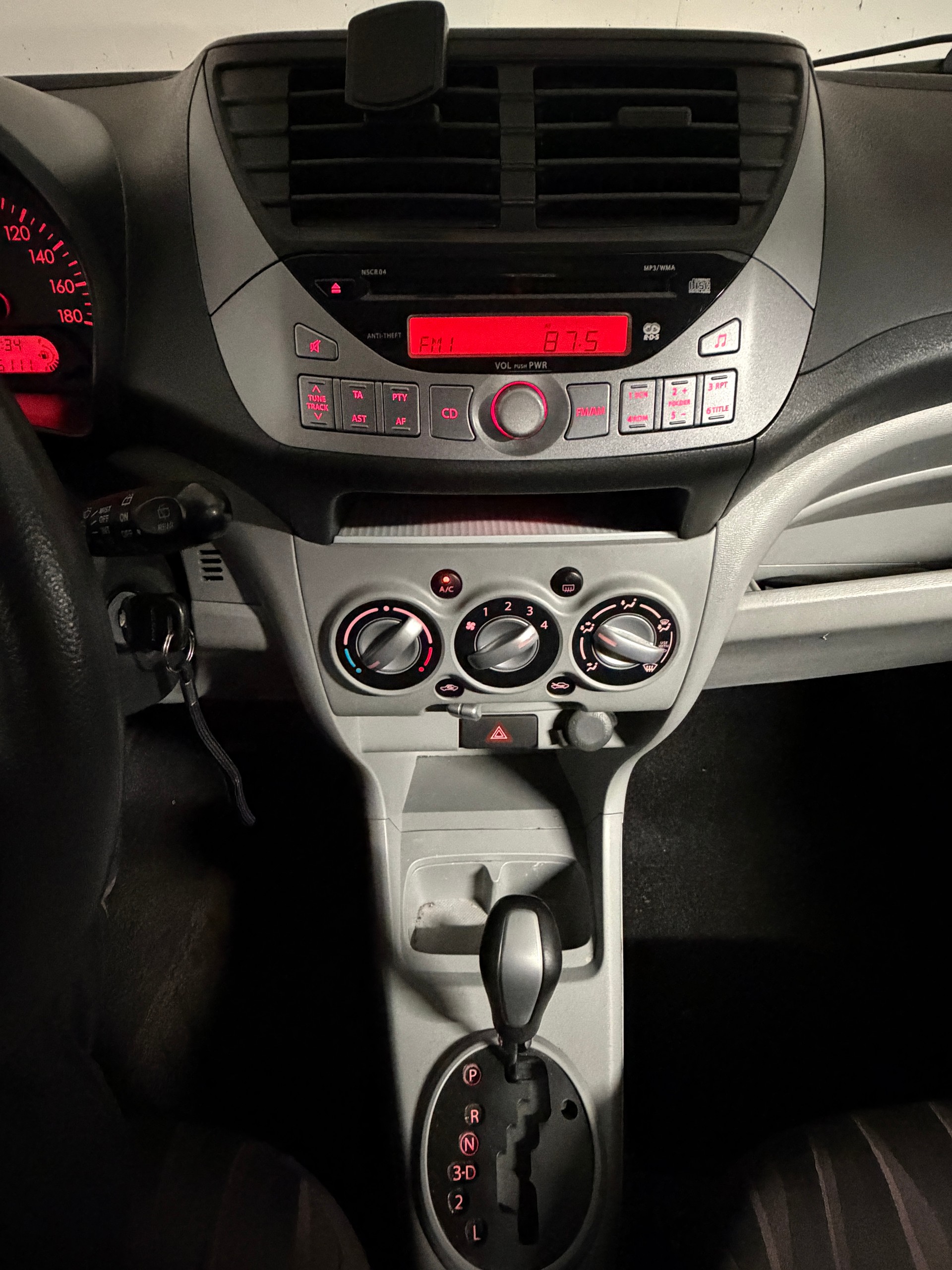 NISSAN Pixo 1.0 acenta Automatic-image-10
