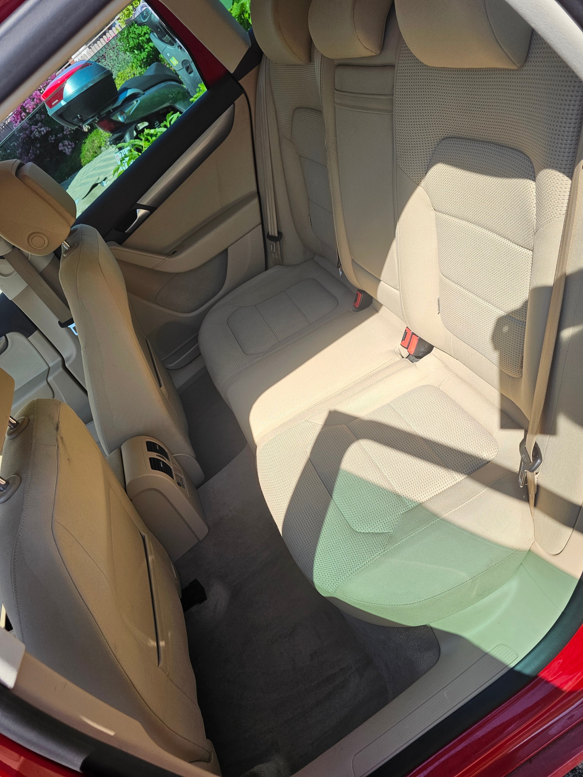VW 2.0 TDI 140 BlueMT Design DSG-image-4