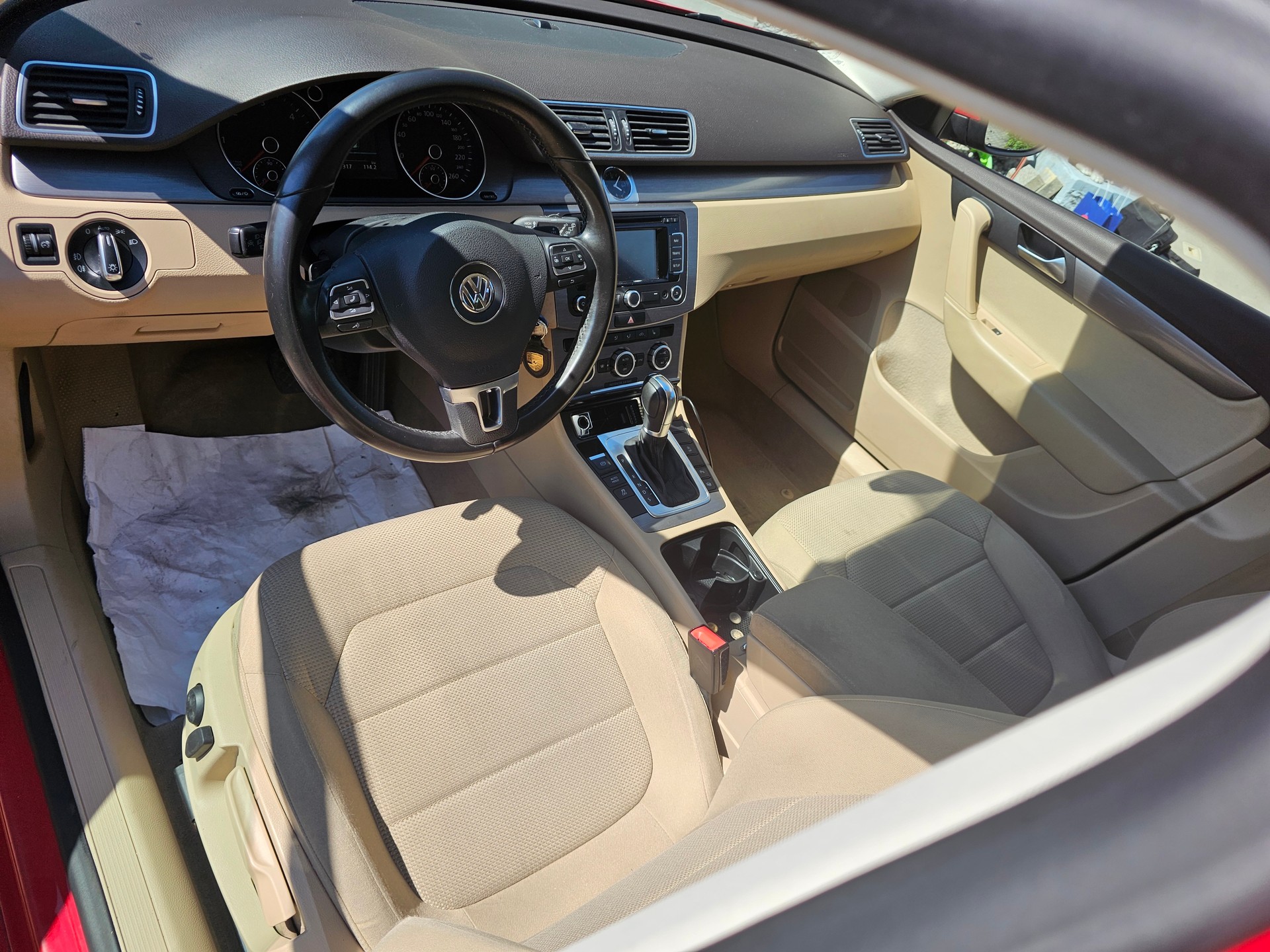 VW 2.0 TDI 140 BlueMT Design DSG-image-3
