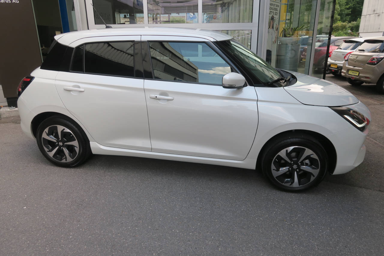 SUZUKI Swift 1.2 Compact Top Hybrid 4x4-image-1