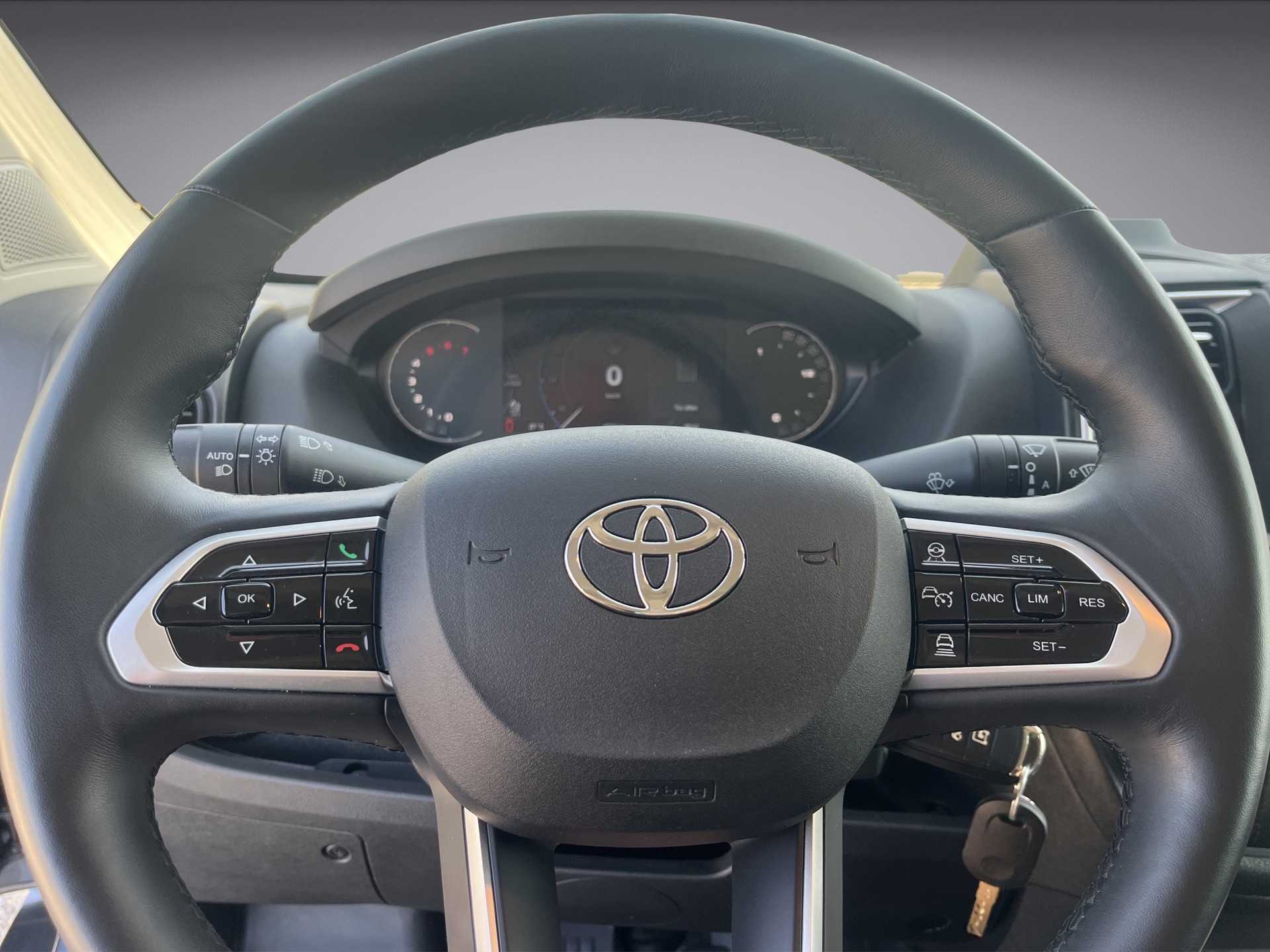 TOYOTA L3H2, Executive, 180 PS, Automat, Vollausstattung-image-10