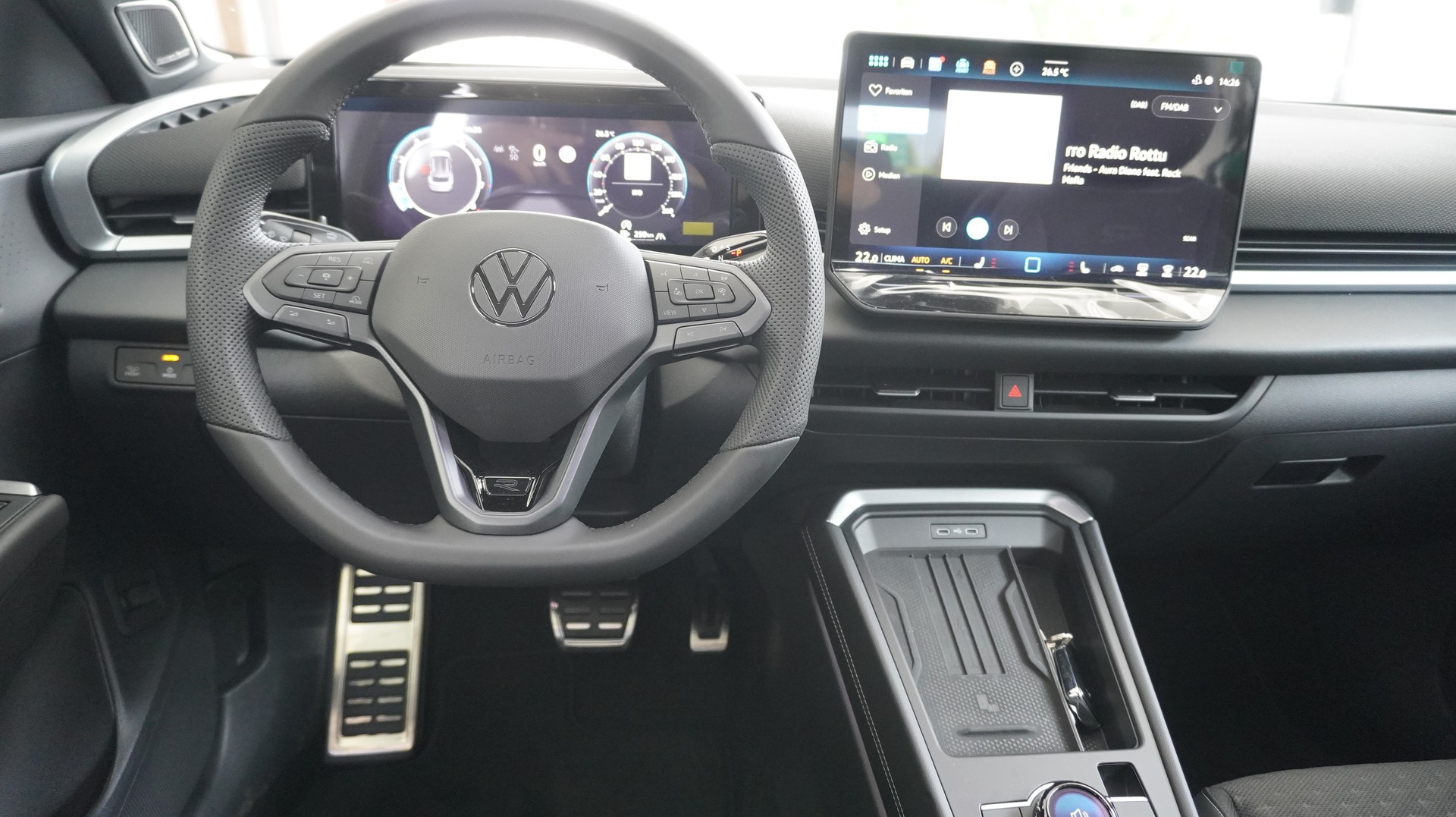 VW T-Roc 1.5 eTSI mHEV R-Line DSG-image-2