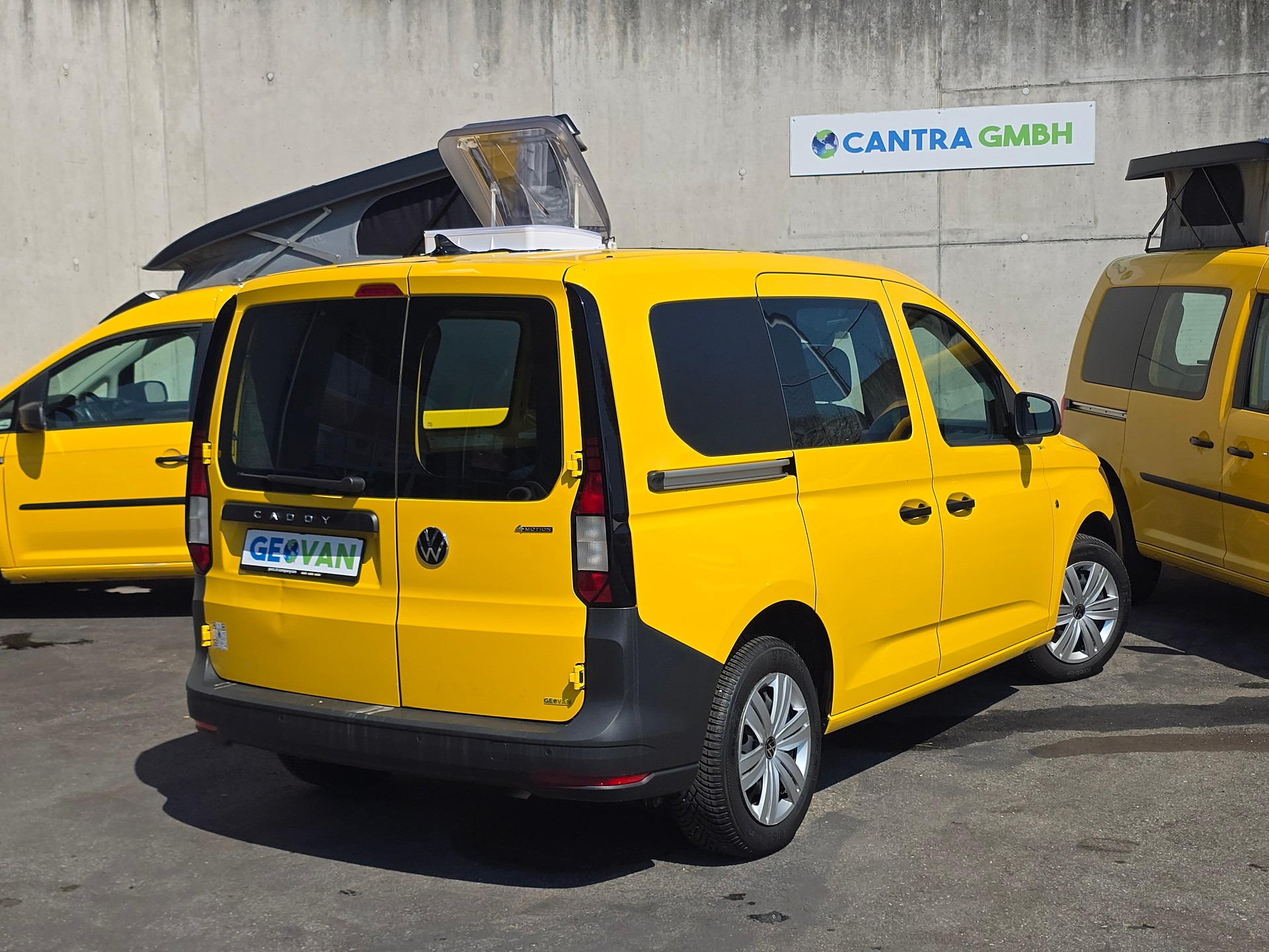 VW CADDY 2.0 TDI 122PS - neues Model - AlIrad - Klima - Fensterbus-image-9
