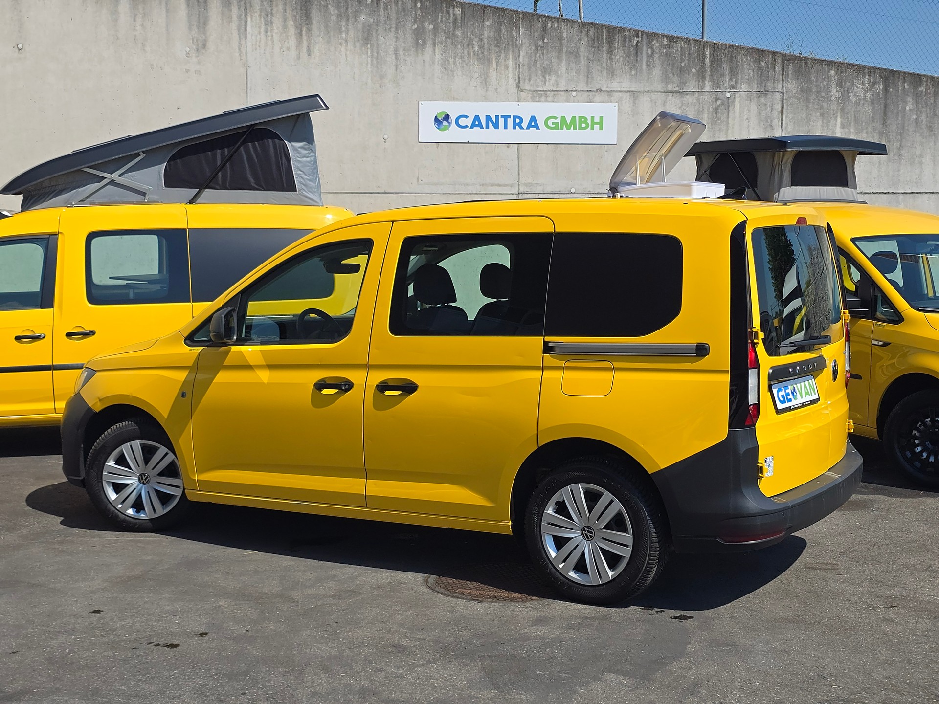 VW CADDY 2.0 TDI 122PS - neues Model - AlIrad - Klima - Fensterbus-image-5