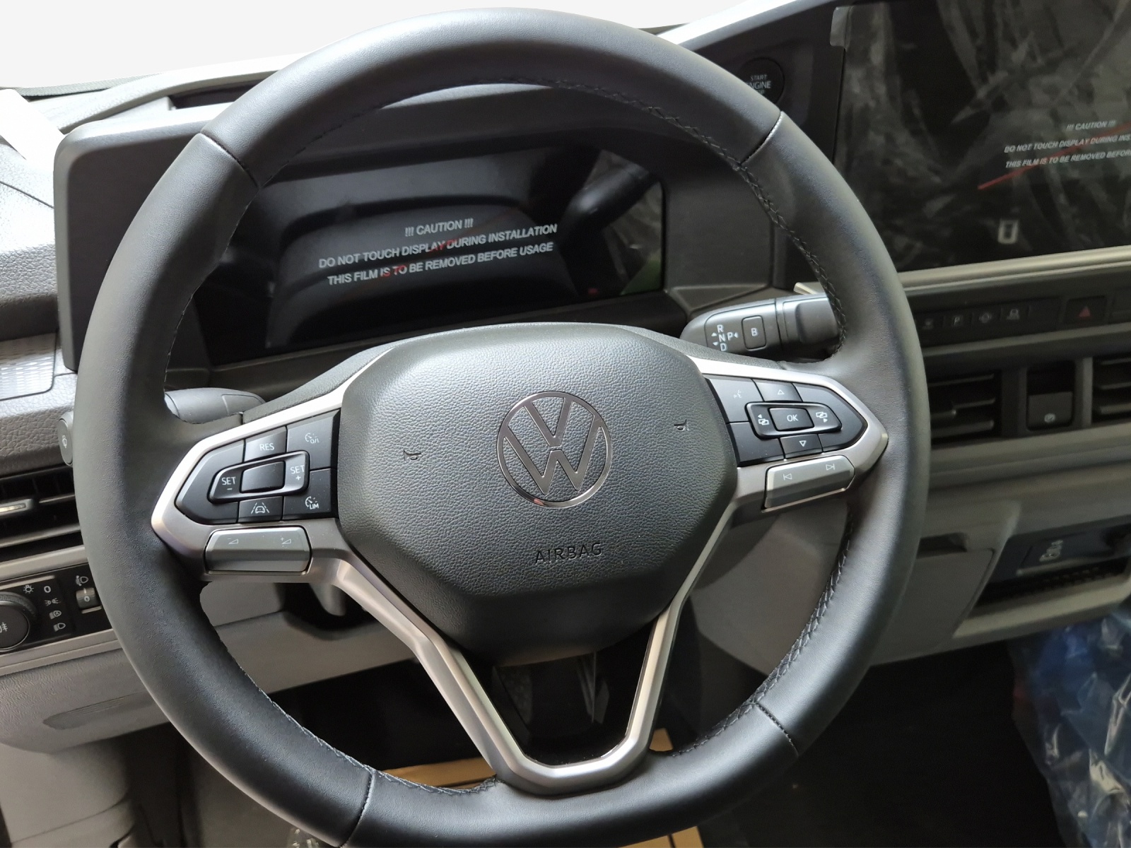 VW Transporter Plus 2.5 TSI e-Hybrid-image-9