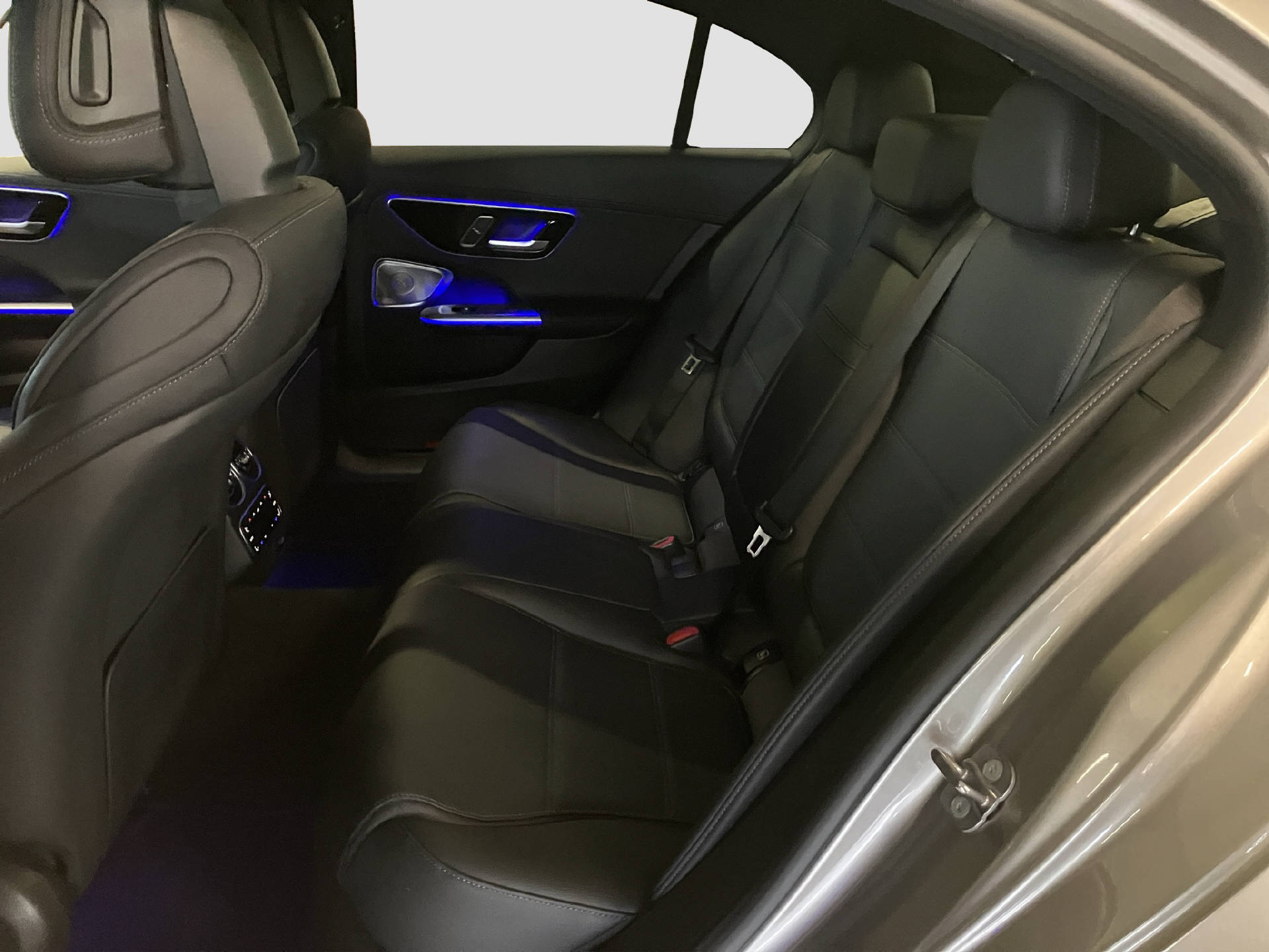 MERCEDES-BENZ C 200 AMG Line 4MATIC-image-12