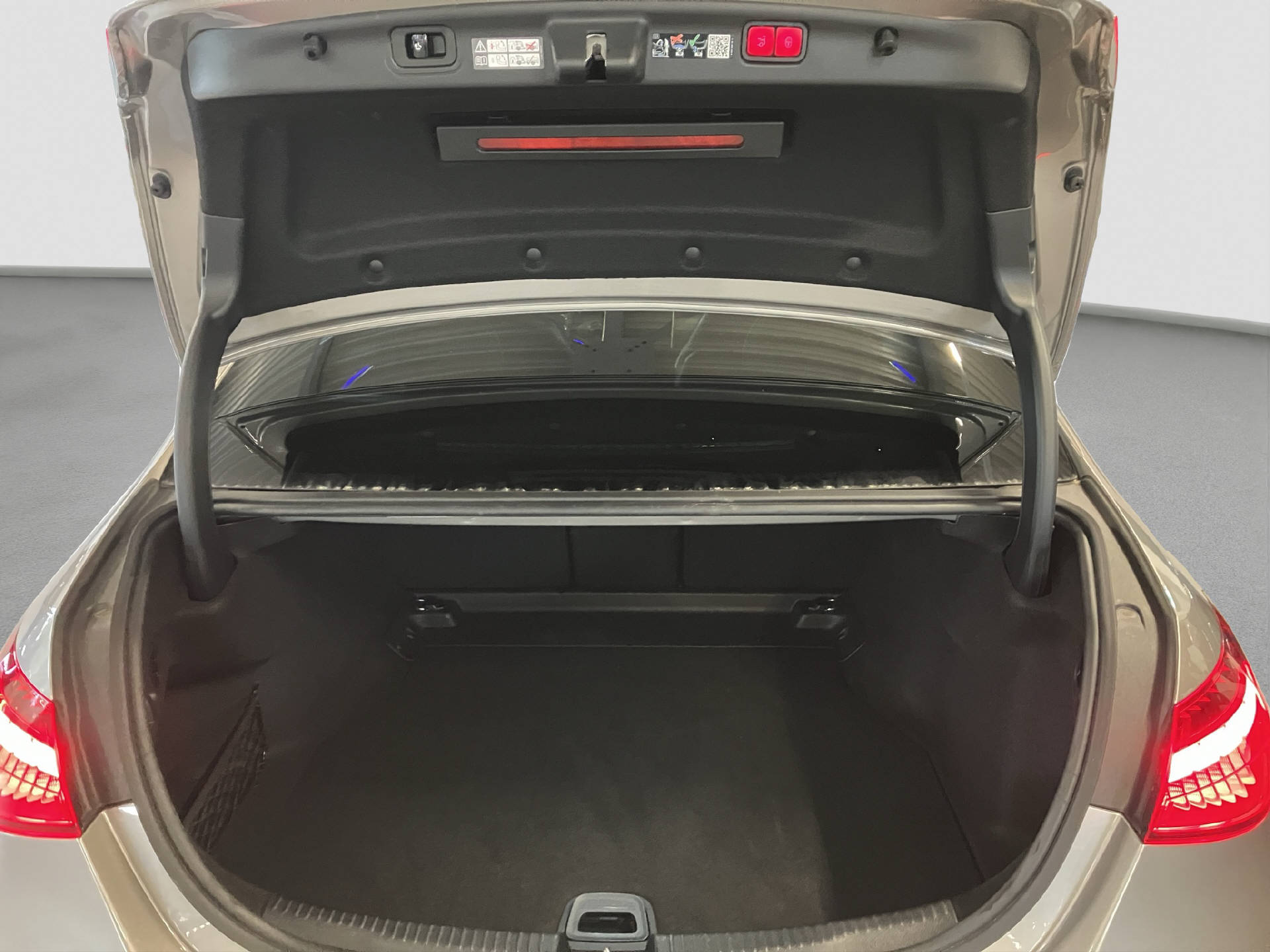 MERCEDES-BENZ C 200 AMG Line 4MATIC-image-13