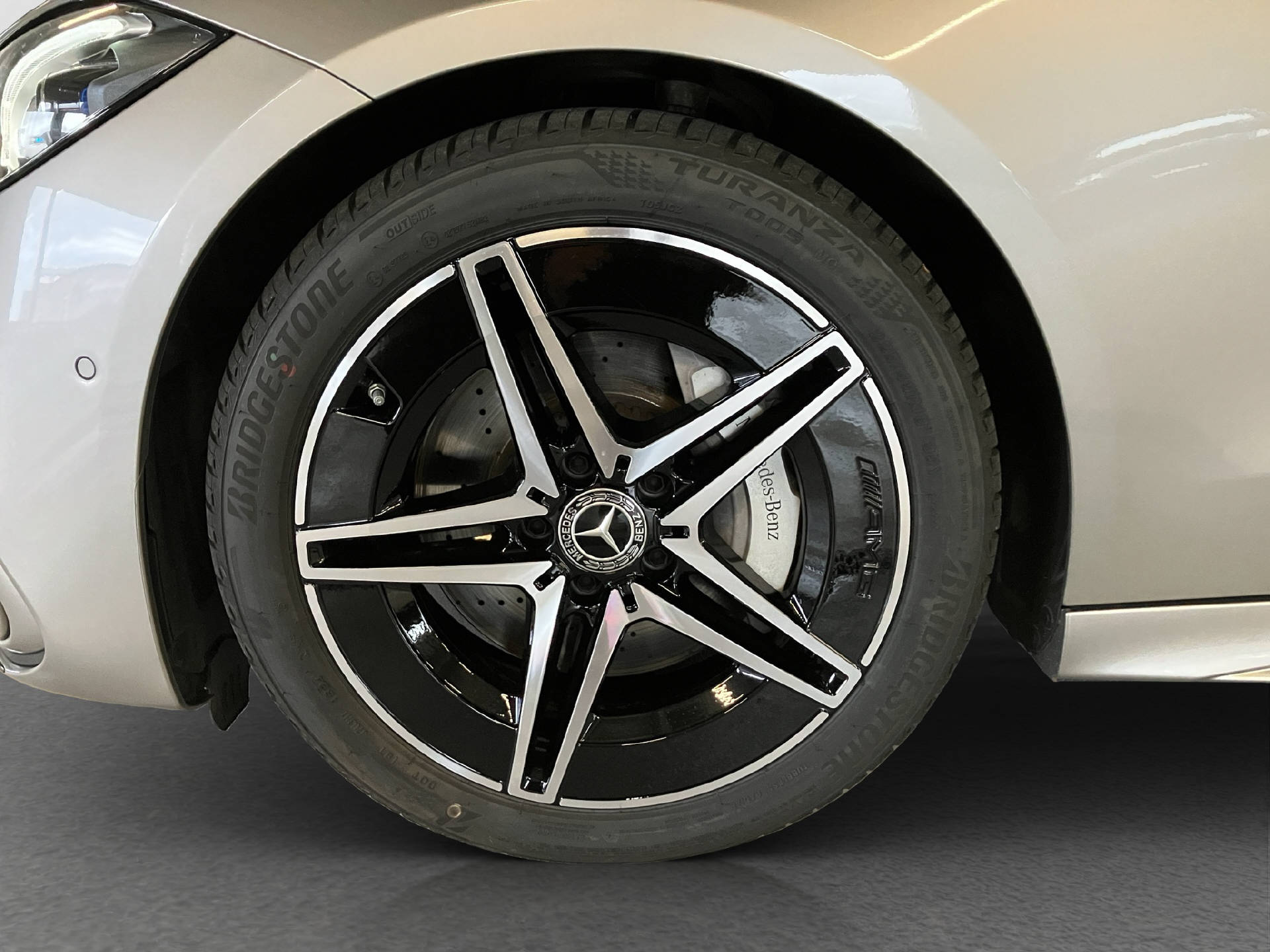 MERCEDES-BENZ C 200 AMG Line 4MATIC-image-5
