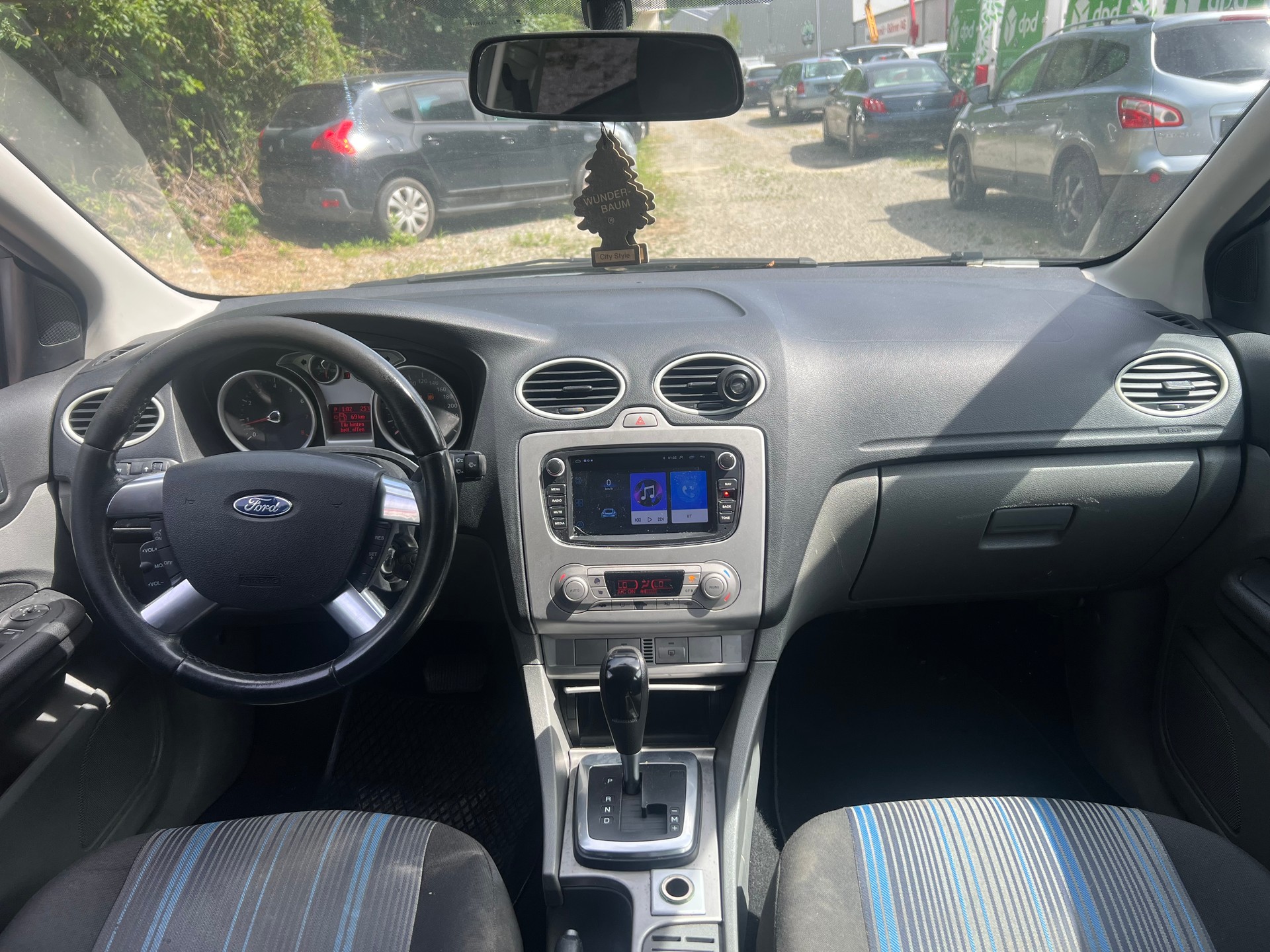 FORD Focus 2.0i Carving Automatic-image-9