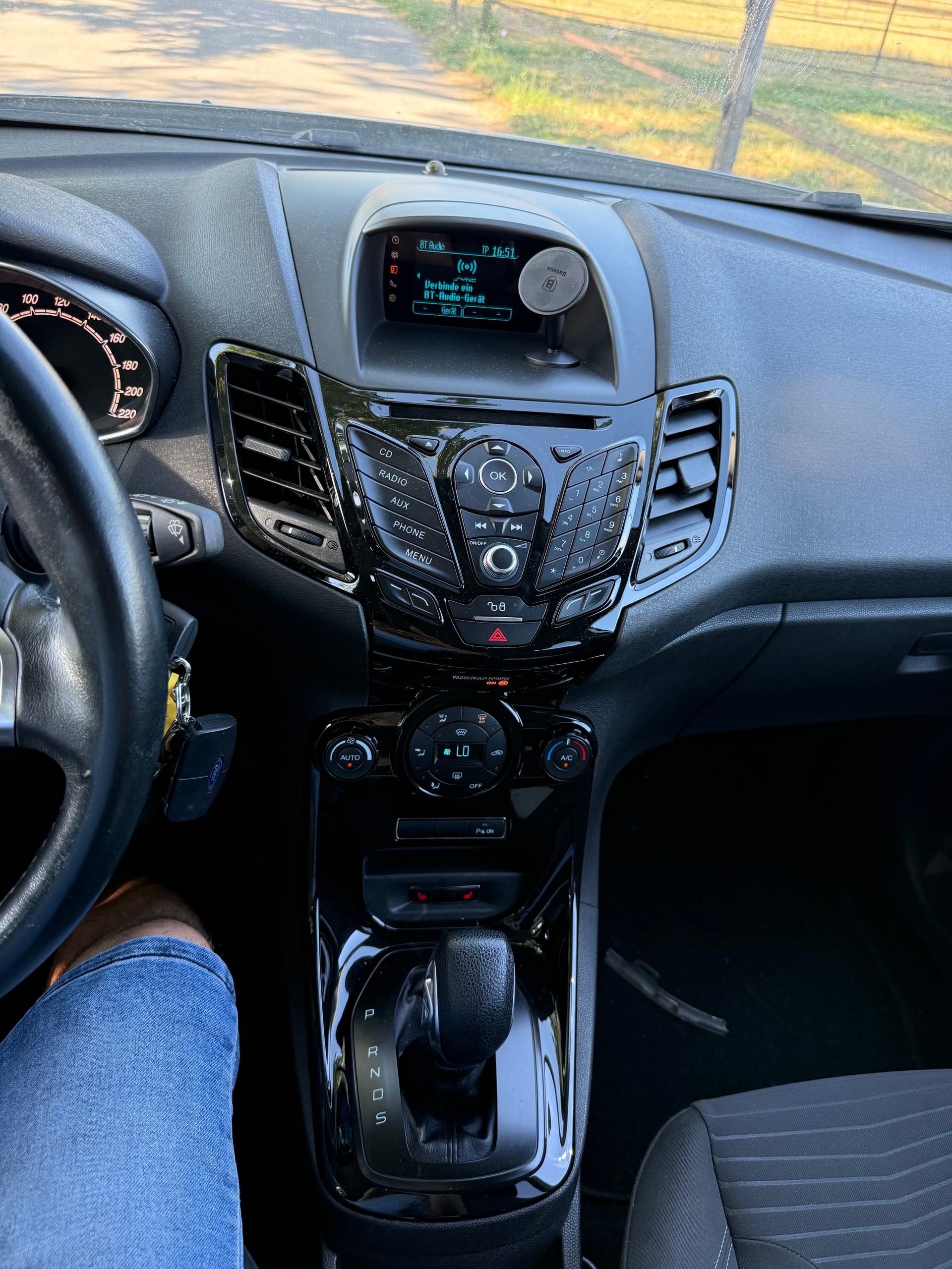 FORD Fiesta 1.0 SCTi Titanium PowerShift-image-10