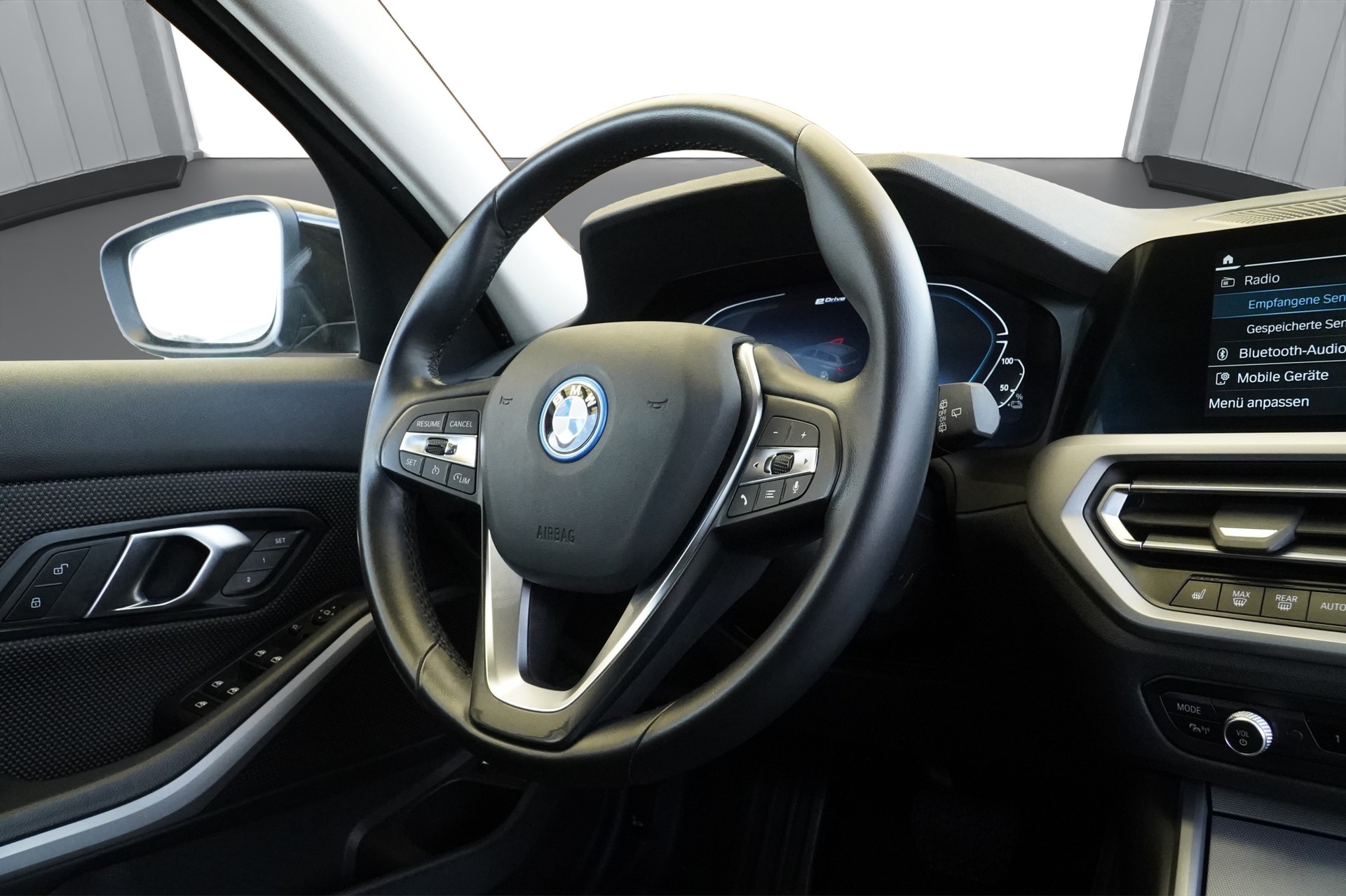 BMW 320e xDrive Touring Fleet Edition Steptronic *CH Fahrzeug*-image-13