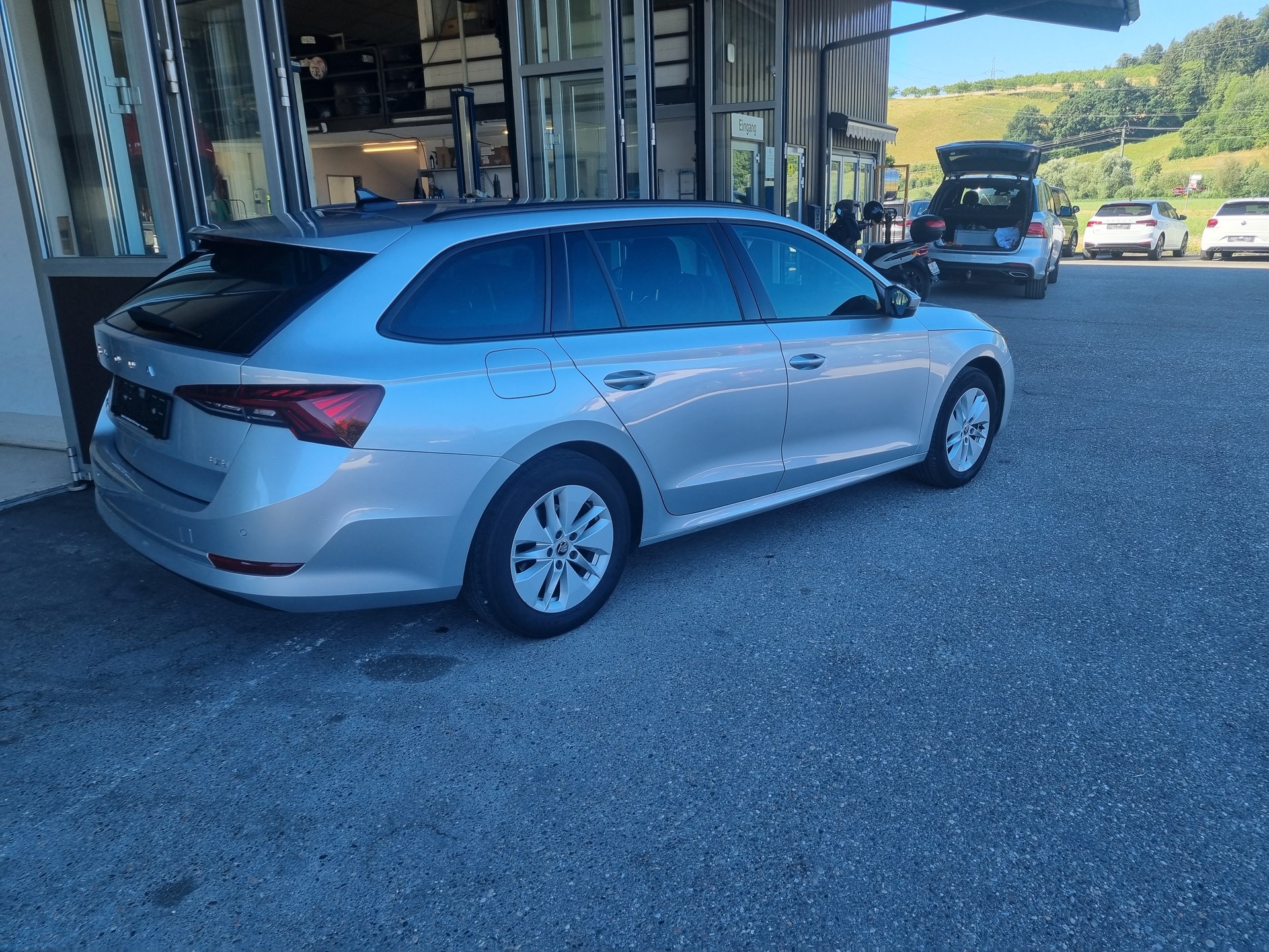 SKODA Octavia Combi 2.0 TDI DSG Ambition 4x4-image-3